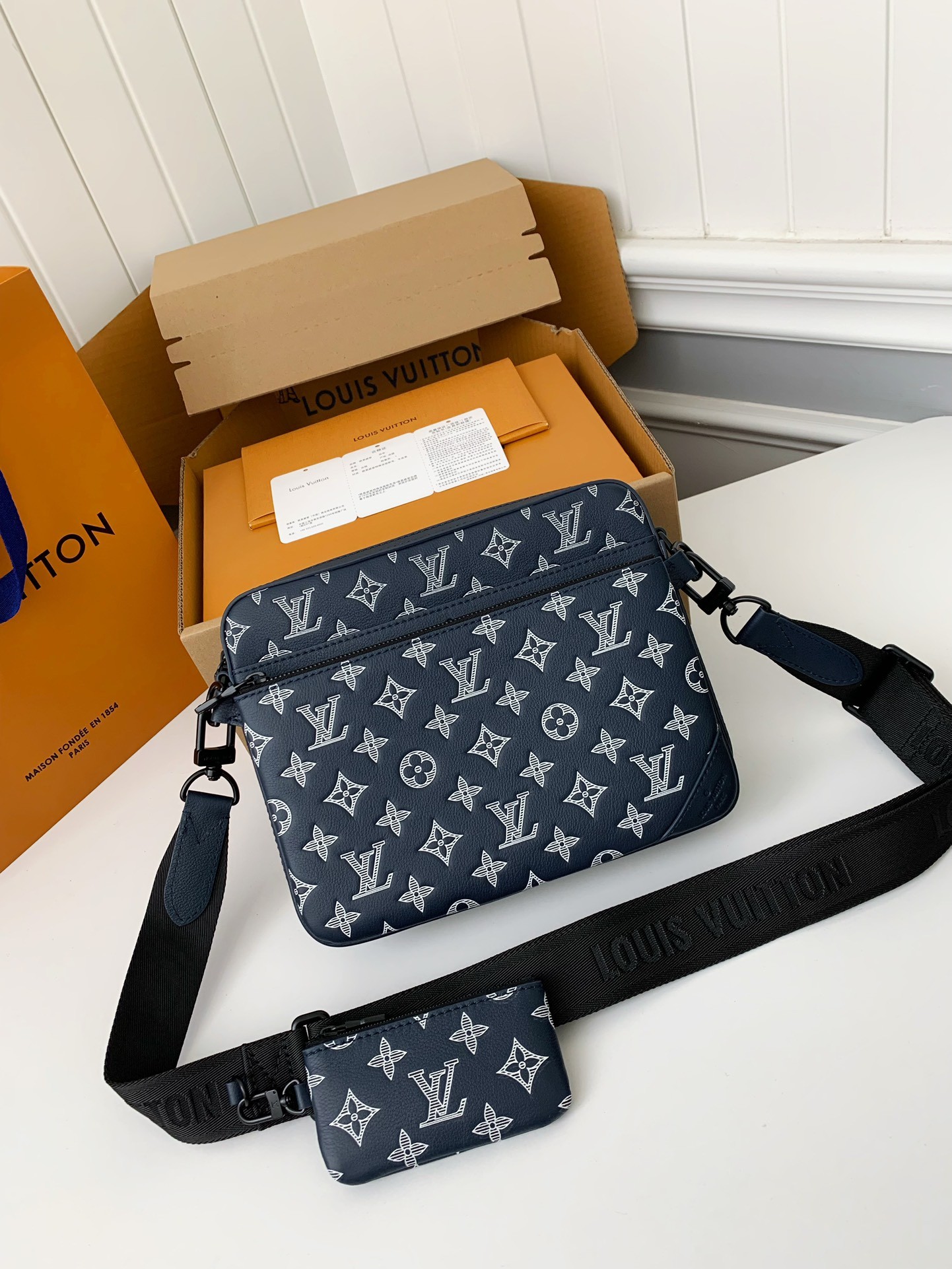 Louis Vuitton The new TRlO Postman Pack M24753