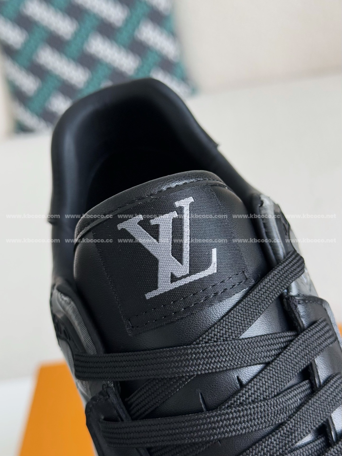 【#3978】 LOUIS VUITTON RUN AWAYCasual Shoes