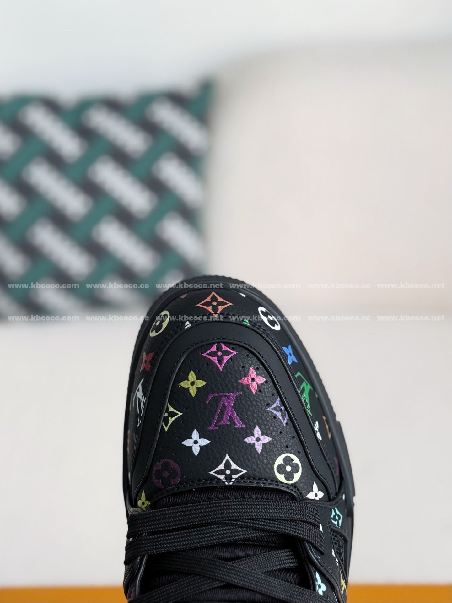 【#4230】 LOUIS VUITTON SNEAKERS