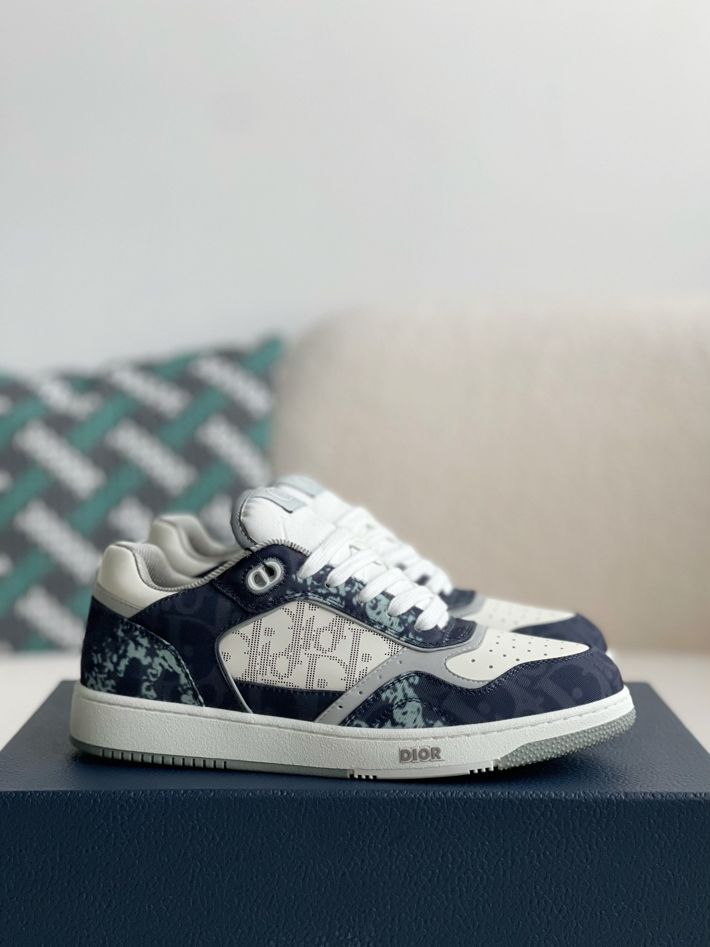 DlOR New B27 Sneaker