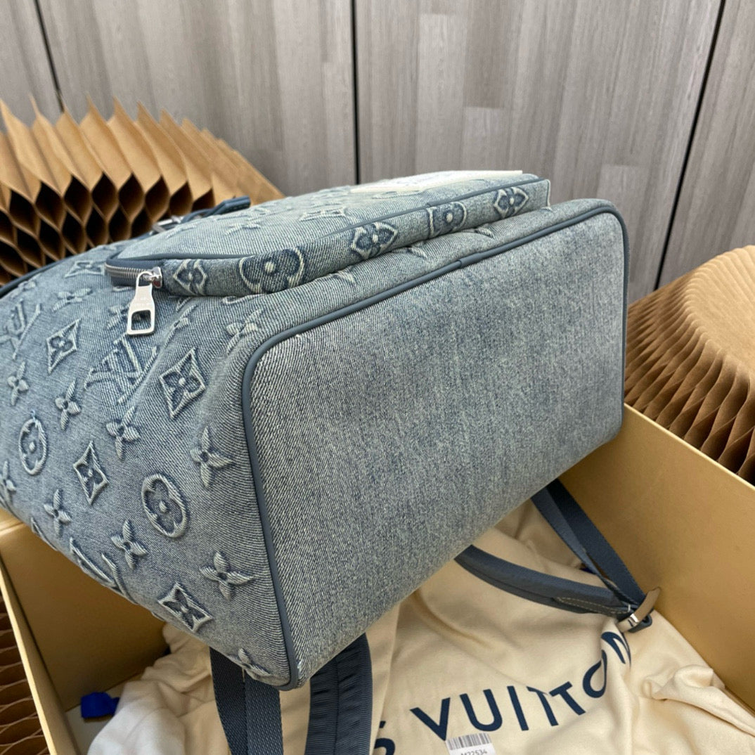 LOUIS VUITTON FW23 Montsouris Backpack/Top Quality M22534