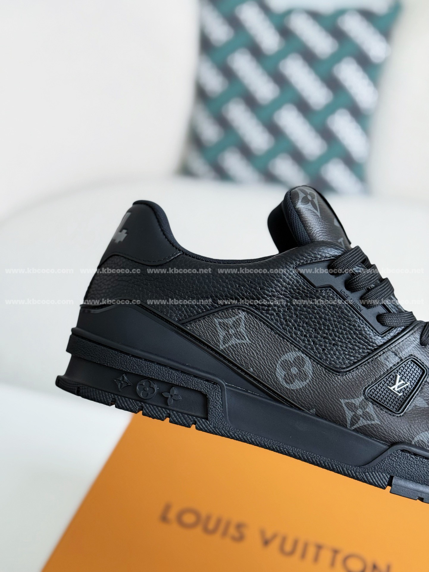 【#4102】LOUIS VUITTON TRAINER SNEAKERS
