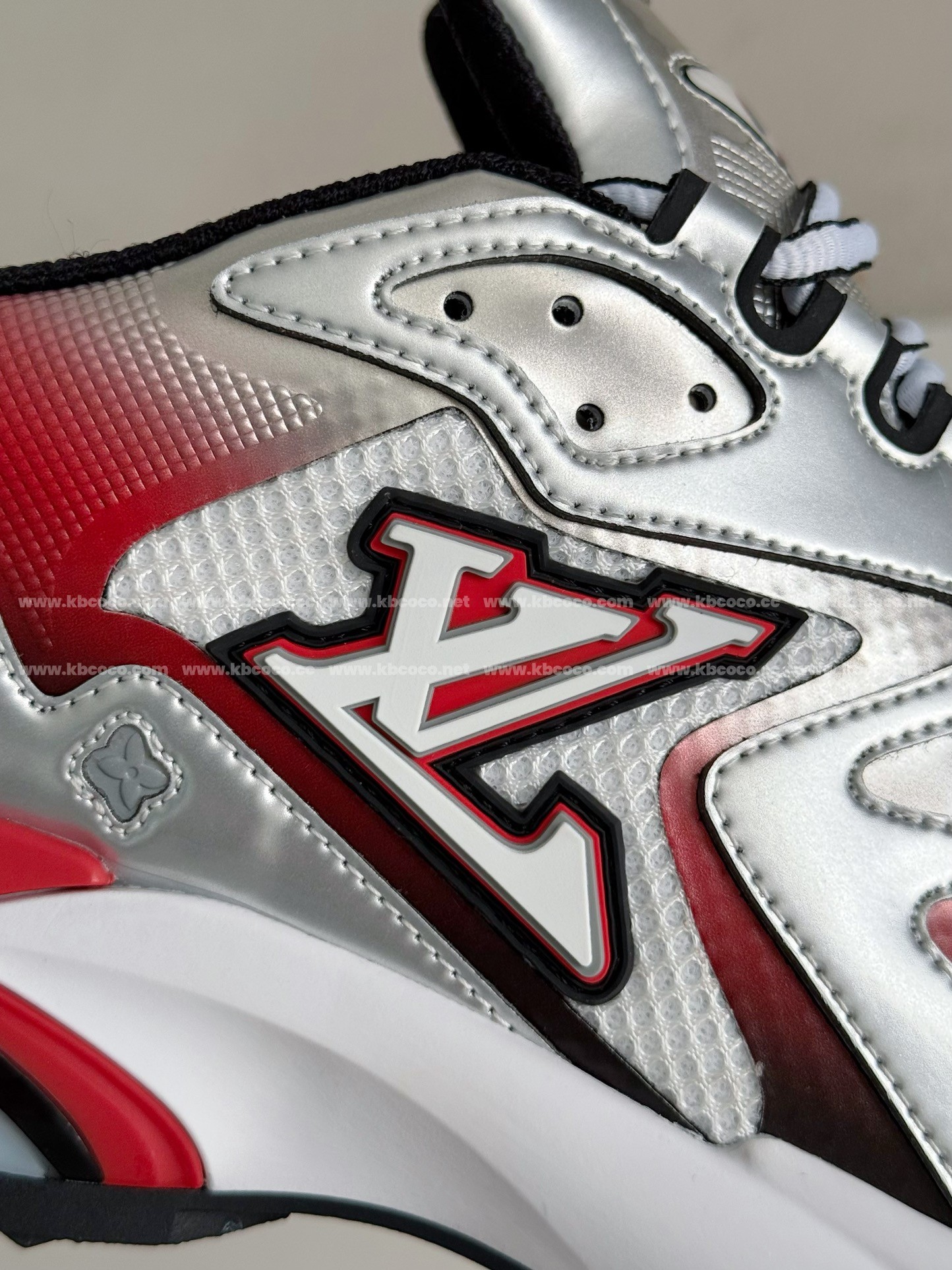 【#4187】 LOUIS VUITTON RUNNER SNEAKERS