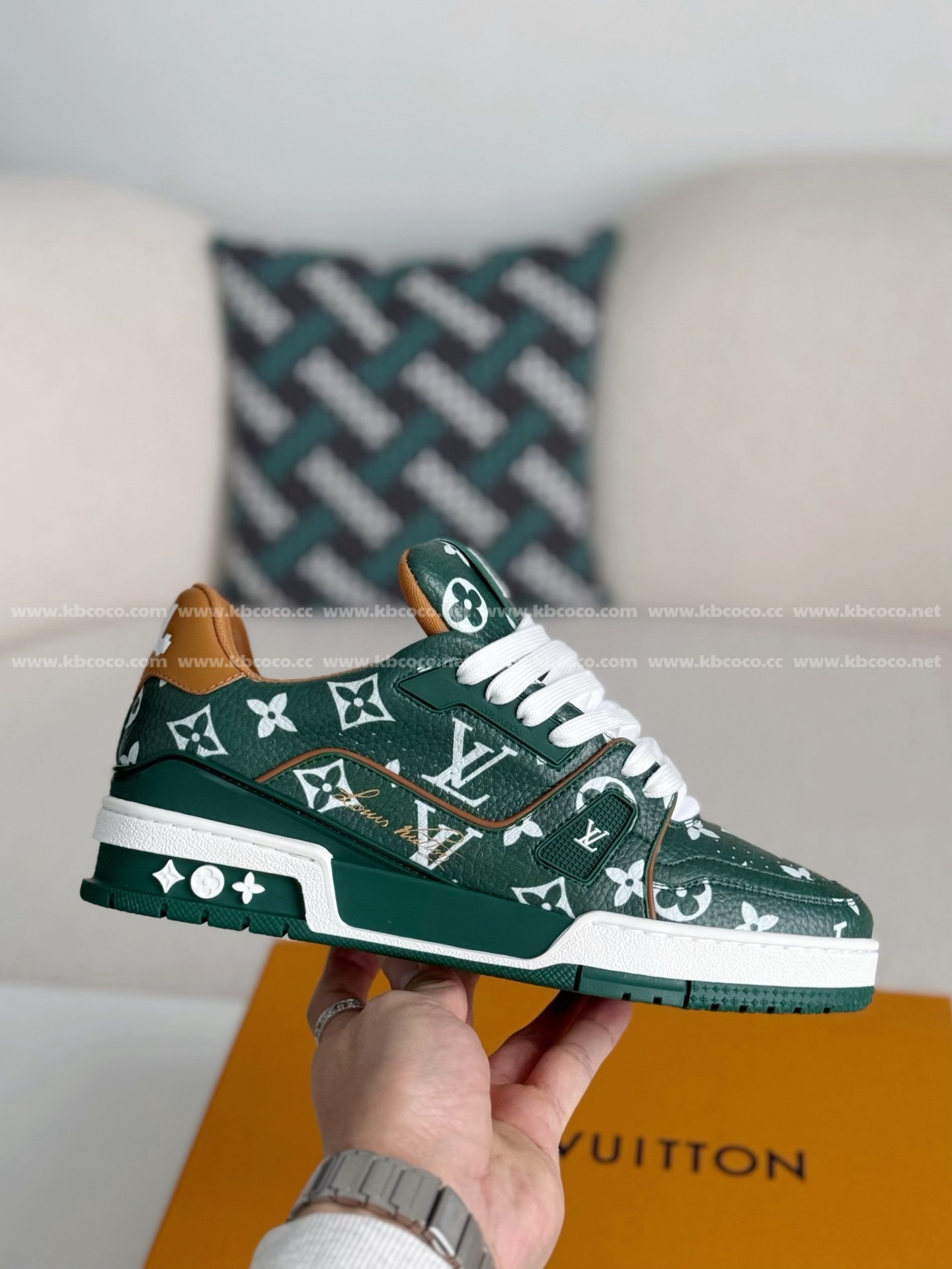 【#4538】 LOUIS VUITTON TRAINER SNEAKERS
