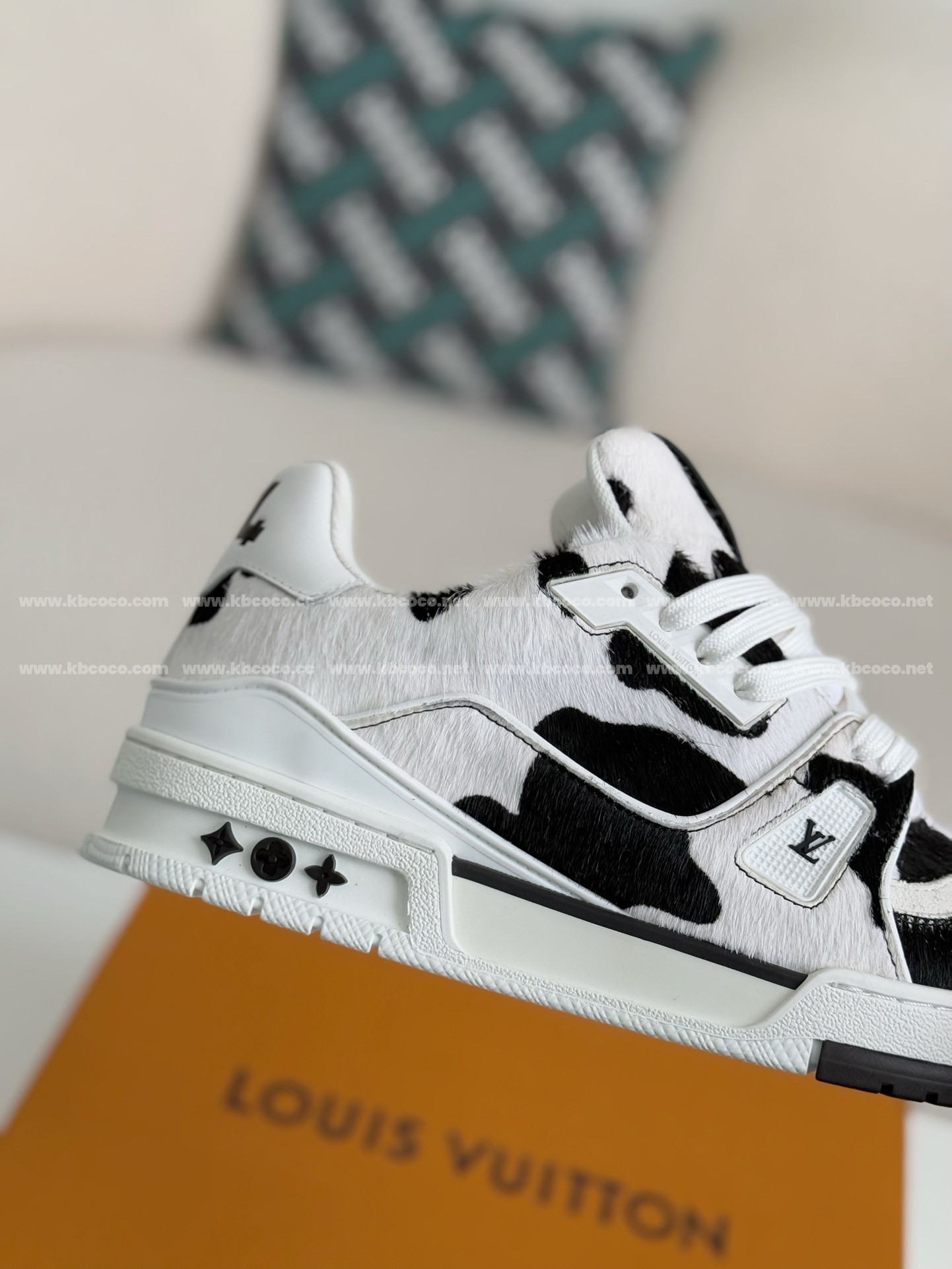 【#4004】 LOUIS VUITTON TRAINER SNEAKERS