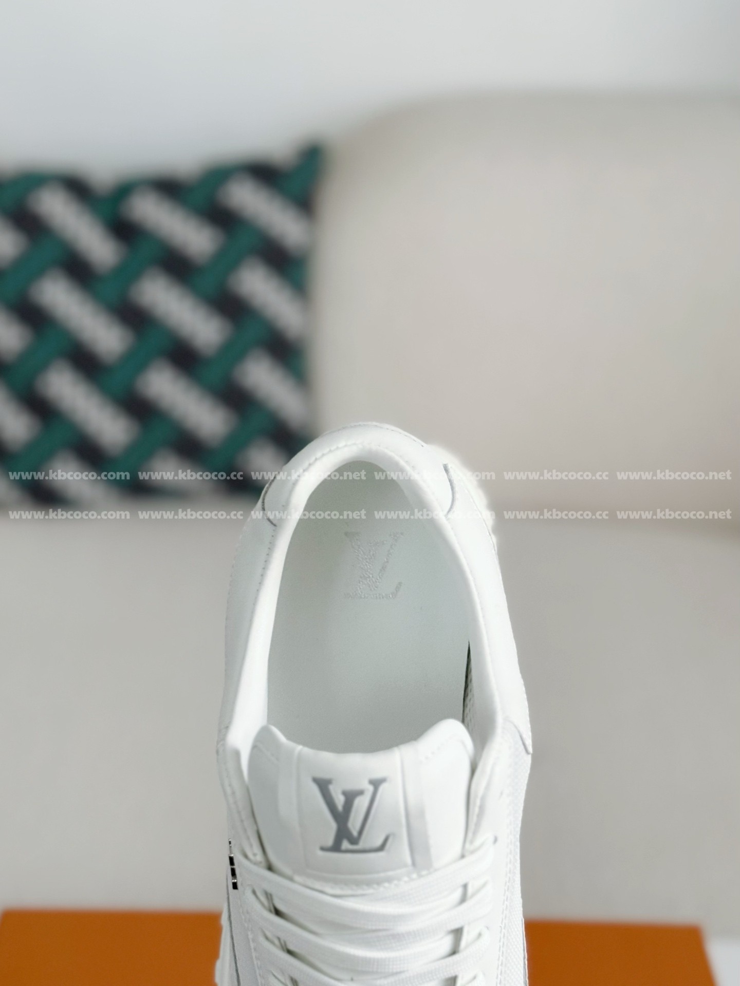 【#5392】 LOUIS VUITTON RUN AWAYCASUAL SHOES