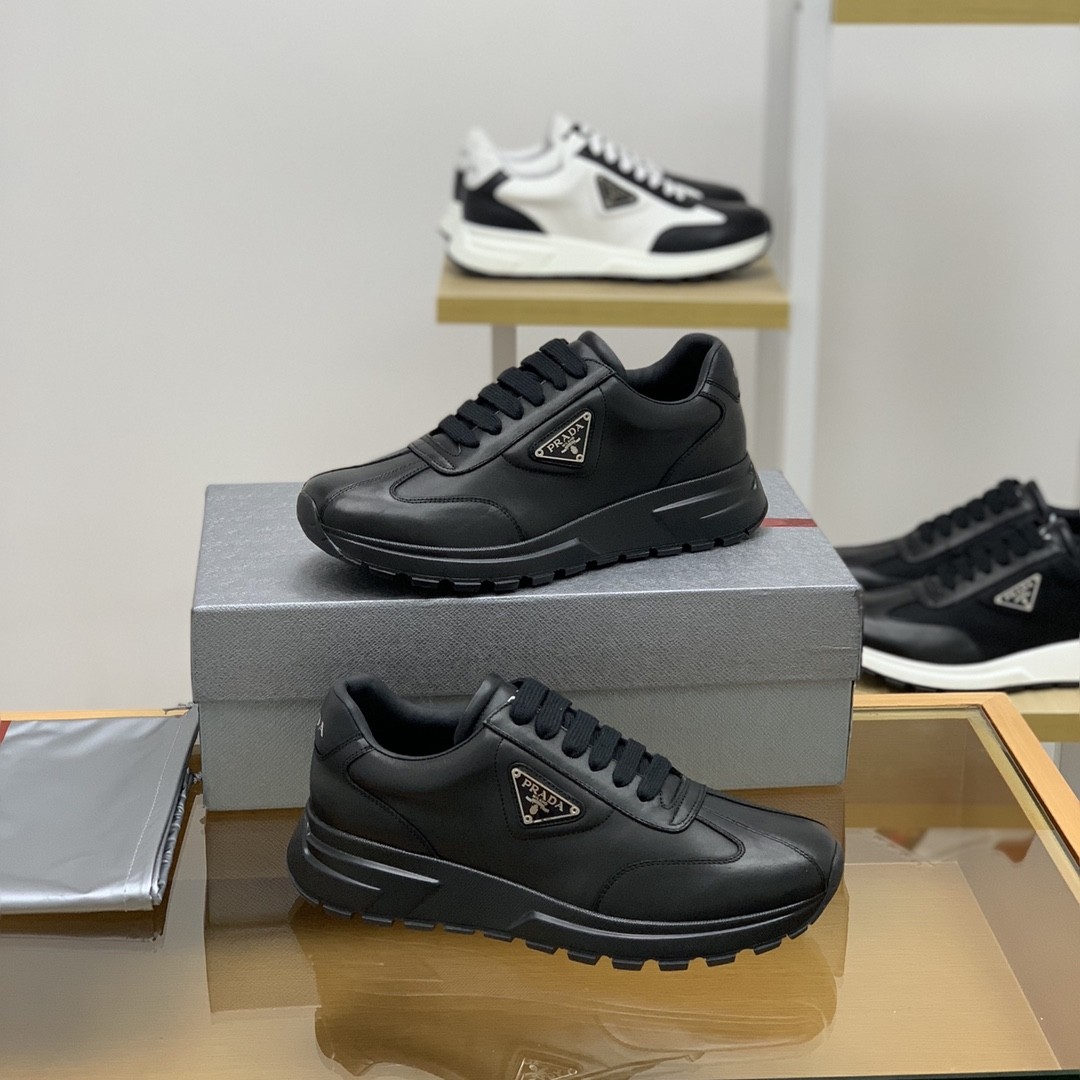 【#610】 Prada Sneakers