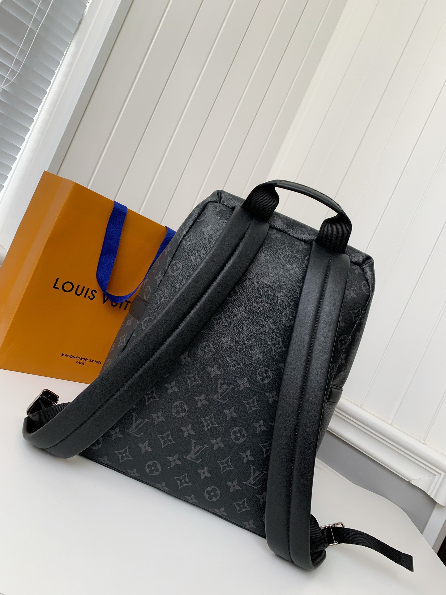 Louis Vuitton Men's DISCOVERY Black Flower Backpack M43186 Top Quality