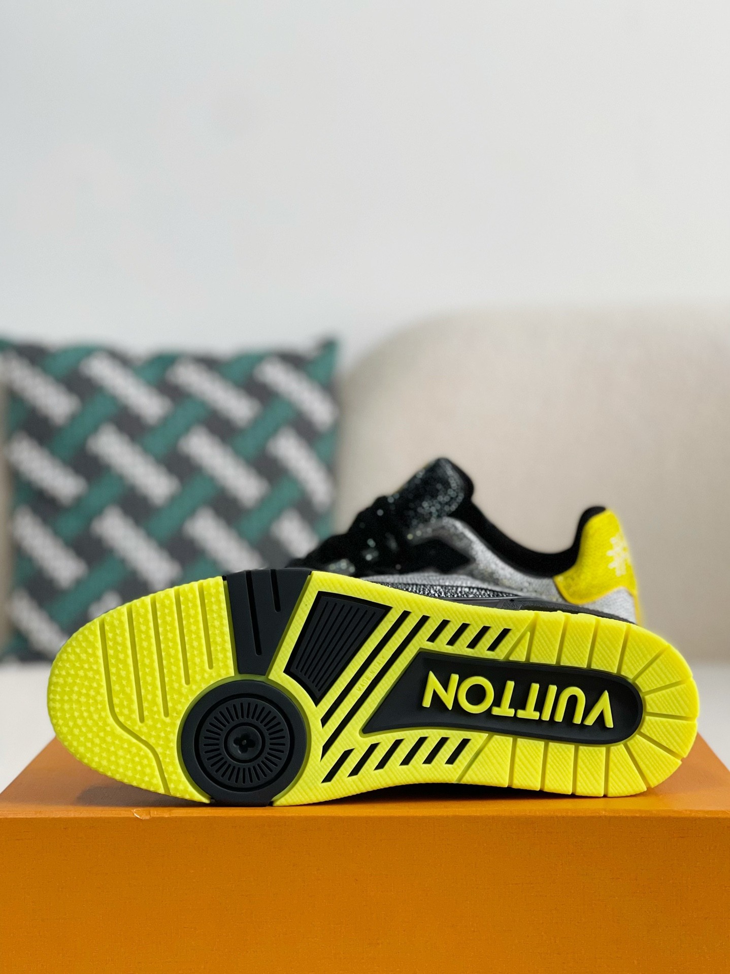 【5042】Louis Vuitton Trainers Sneakers