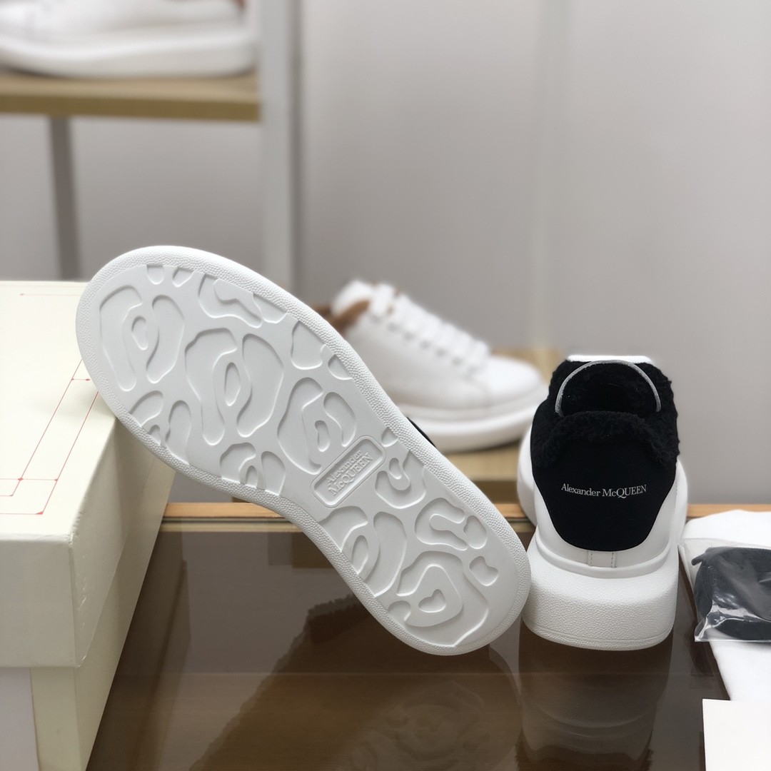 Alexander McQueen MO White velvet Lining Sneakers