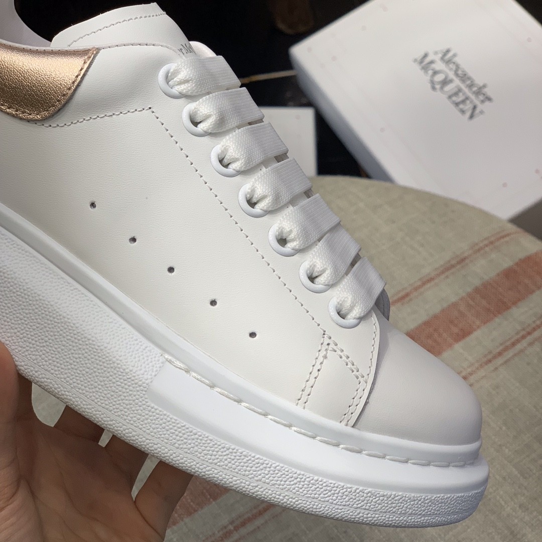 Alexander McQueen MQ rose gold tailSneakers