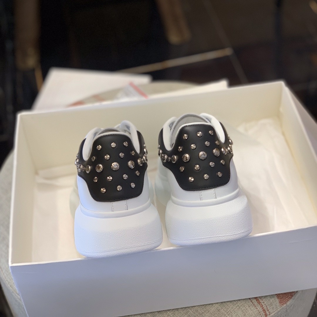 Alexander McQueen MO Cross nail tailSneakers