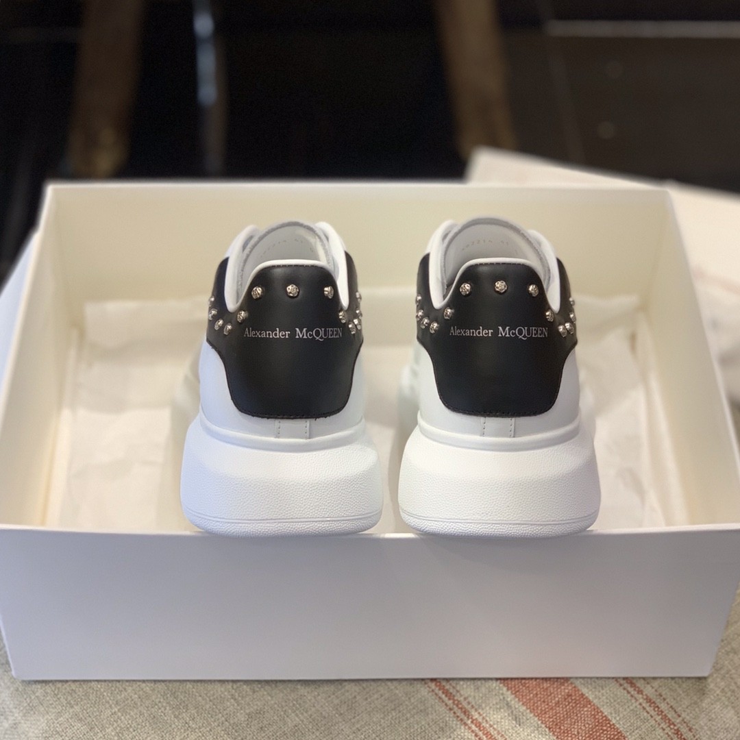 Alexander McQueen MQ black tail Rosenail Sneakers