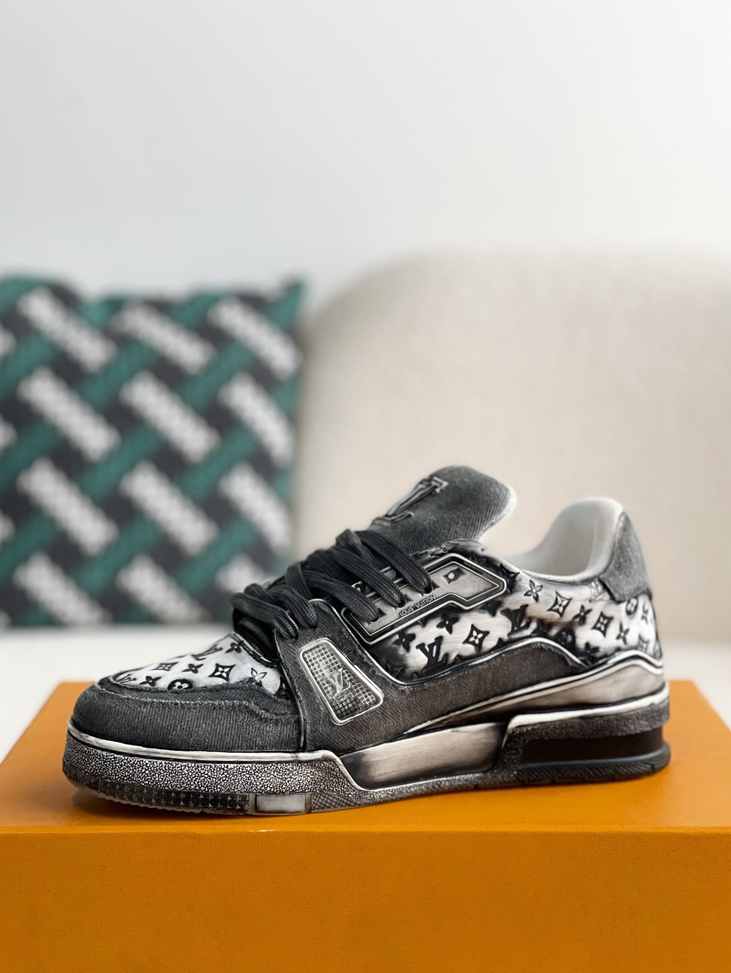 [#3320]LOUIS VUITTON TRAINER SNEAKERS