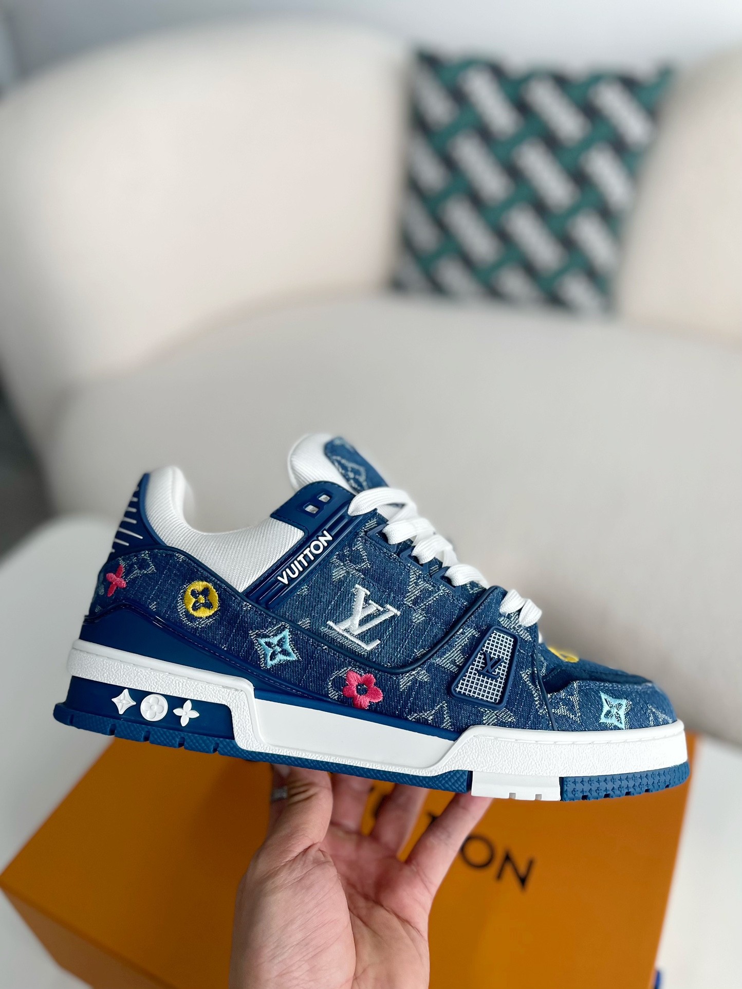 [#3239]LOUIS VUITTON TRAINER SNEAKERS