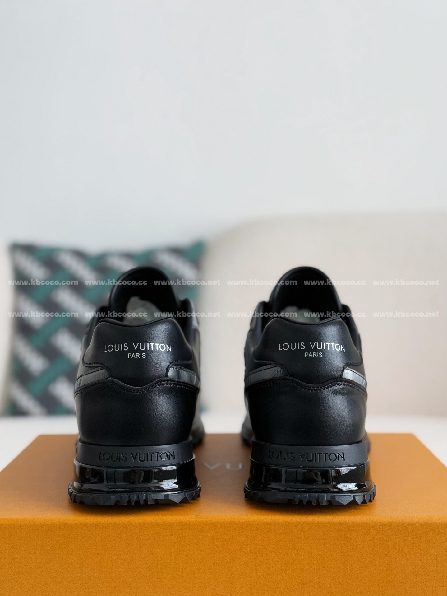 【#3978】 LOUIS VUITTON RUN AWAYCasual Shoes