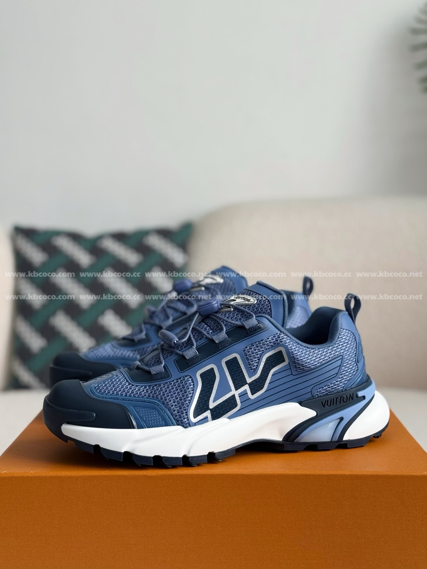 【#5227】 LOUIS VUITTON RUNNER TATIC CASUAL SHOES