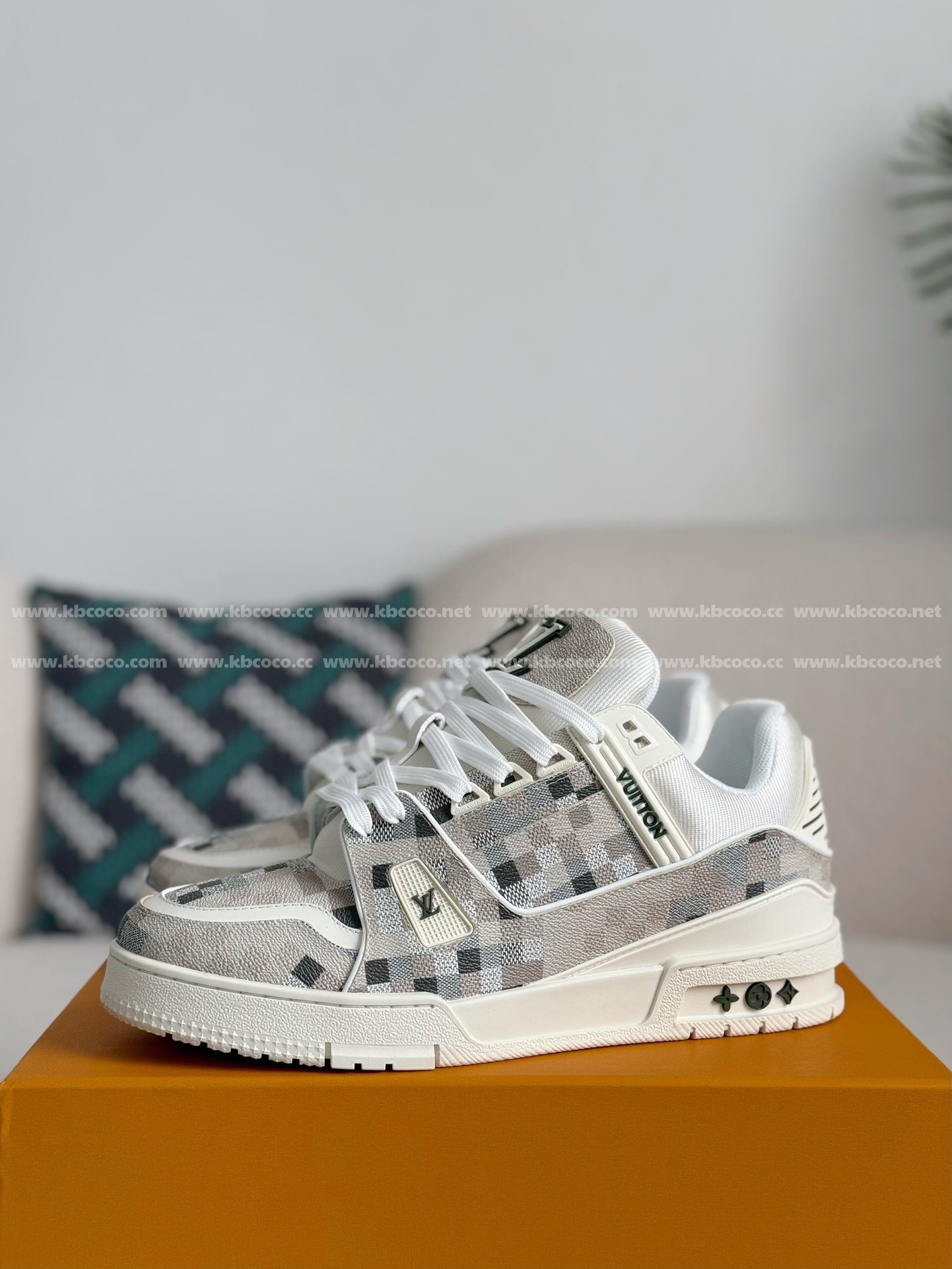 【#4427】 LOUIS VUITTON TRAINER SNEAKERS