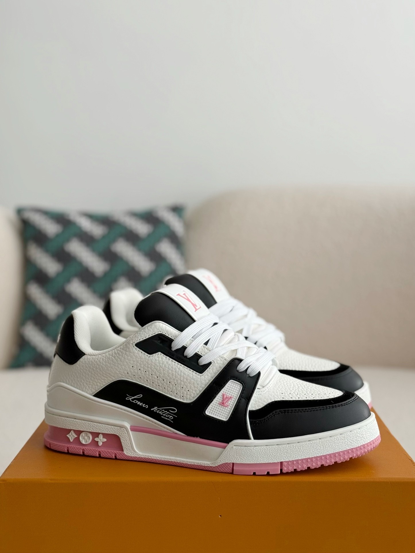 [#3721] LOUIS VUITTON TRAINER SNEAKERS