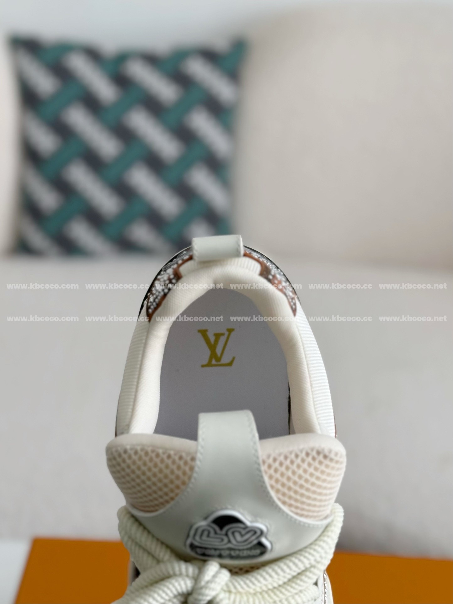 【#4071】 LOUIS VUITTON SKATE SNEAKERS