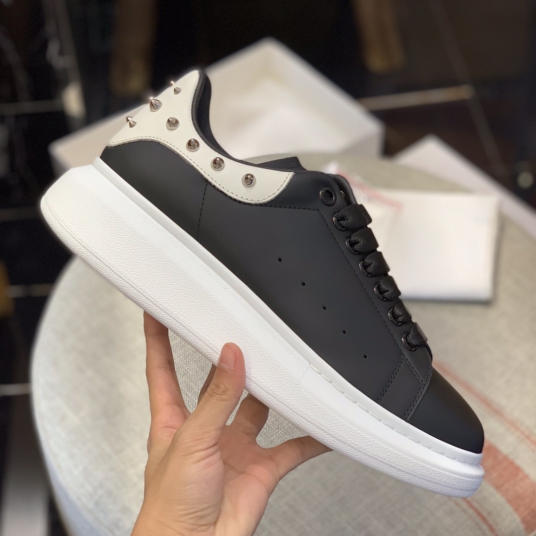 Alexander McQueen MQ Black Point tailSneakers