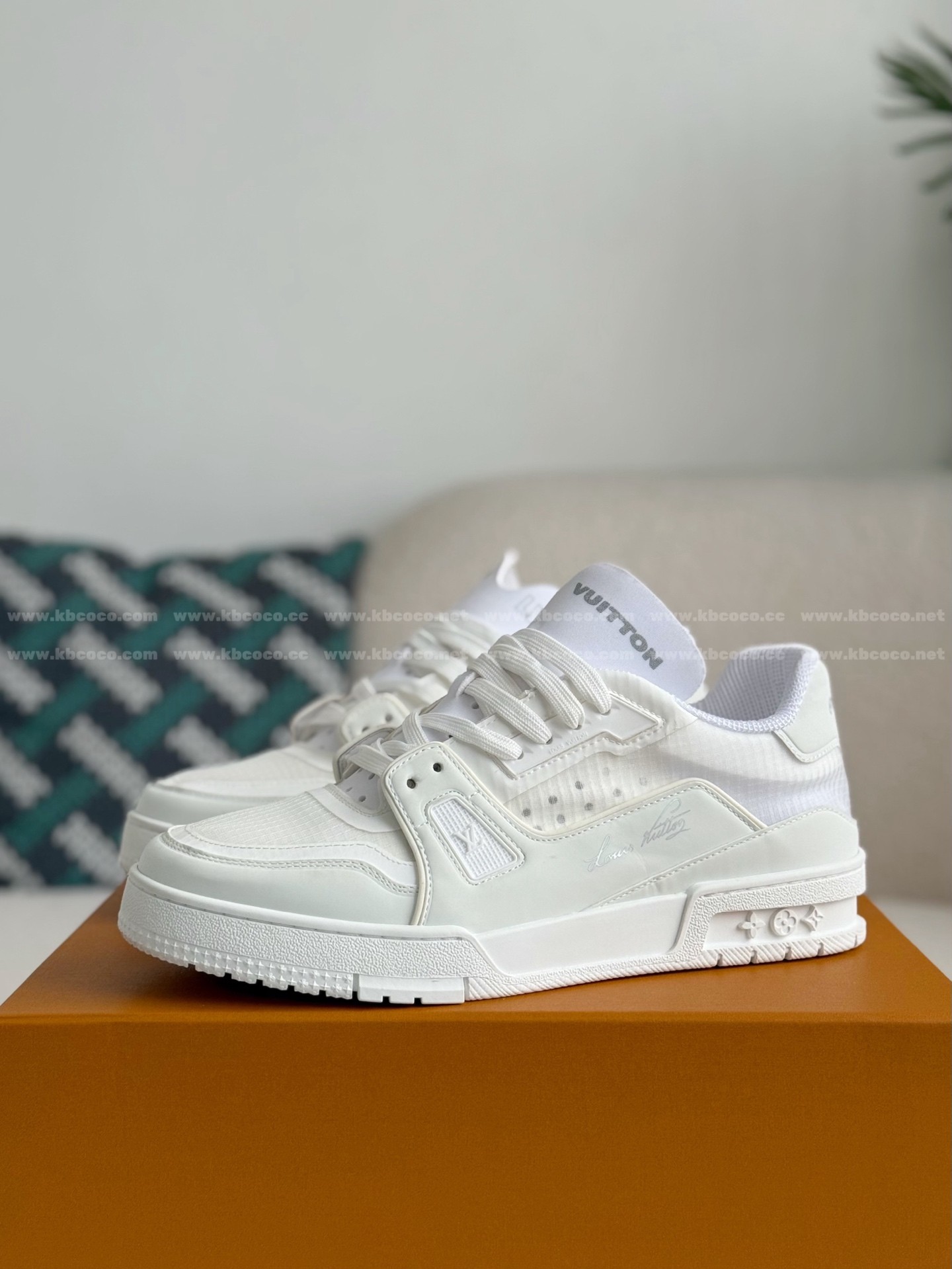 【#5908】 LOUIS VUITTON TRAINER 37TH AMERICA'S CUP SNEAKERS