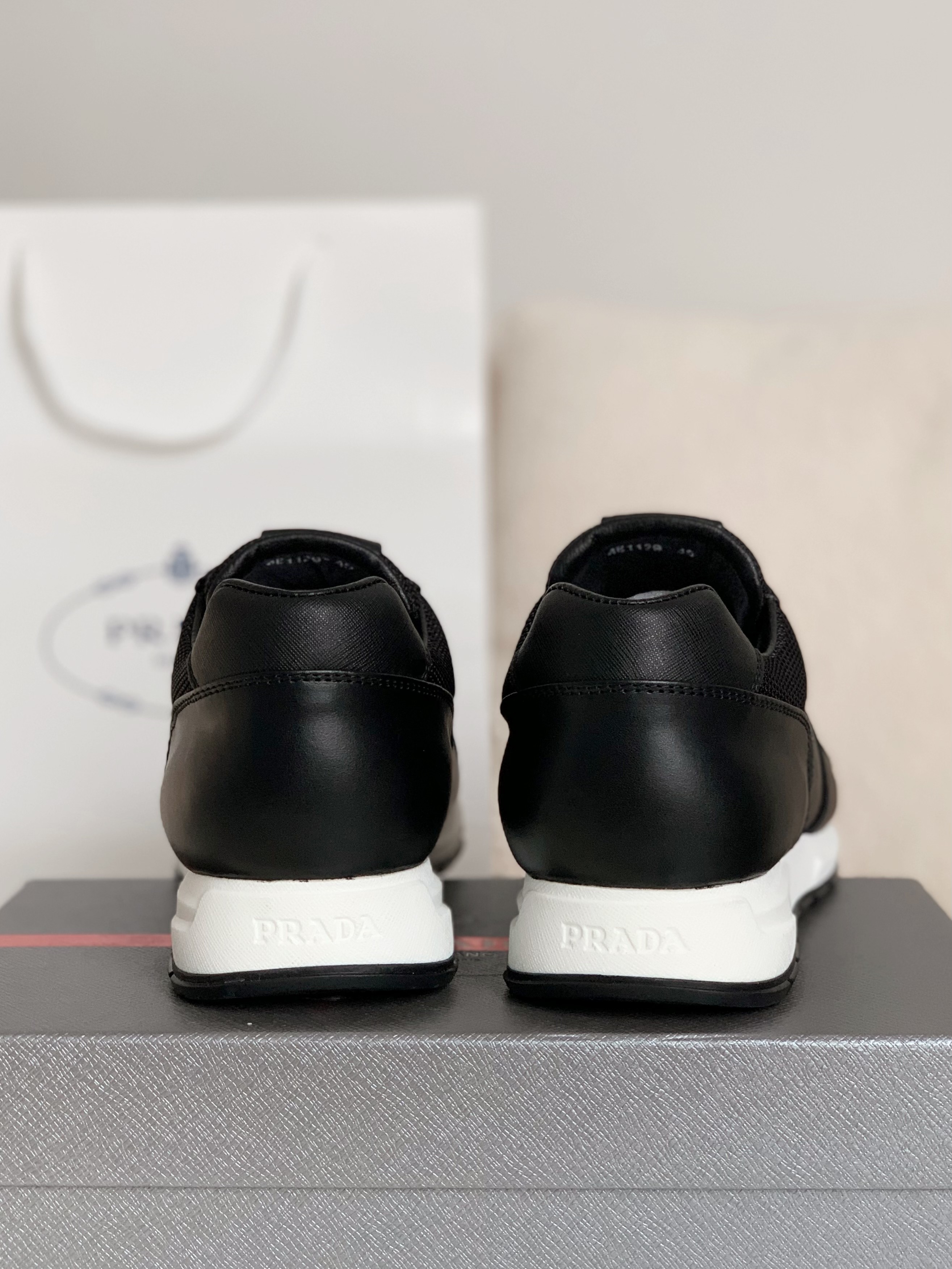 【#959】 Prada Sneakers