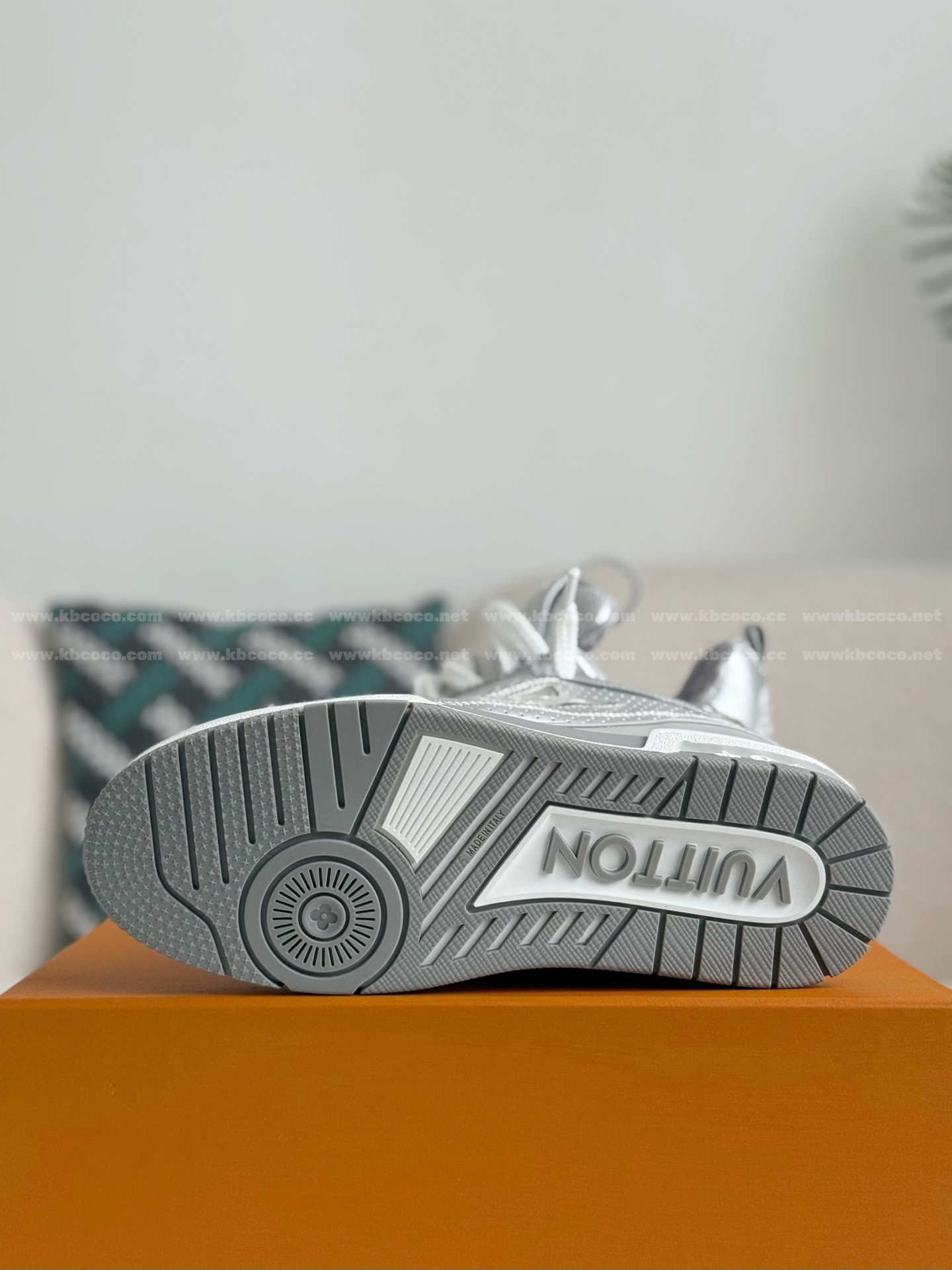 【#5645】 LOUIS VUITTON SKATE SNEAKERS