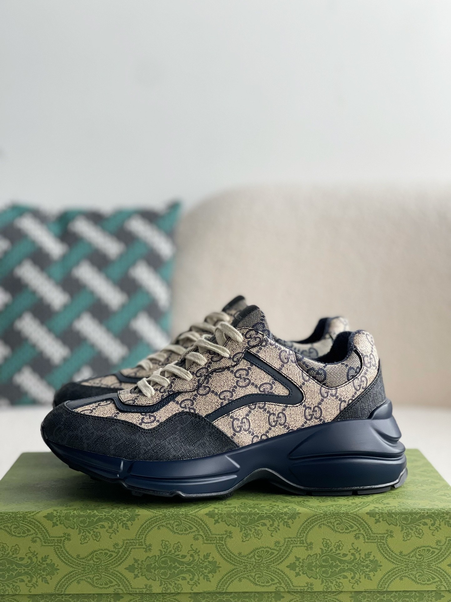 Gucci Retro Clunky Sneaker