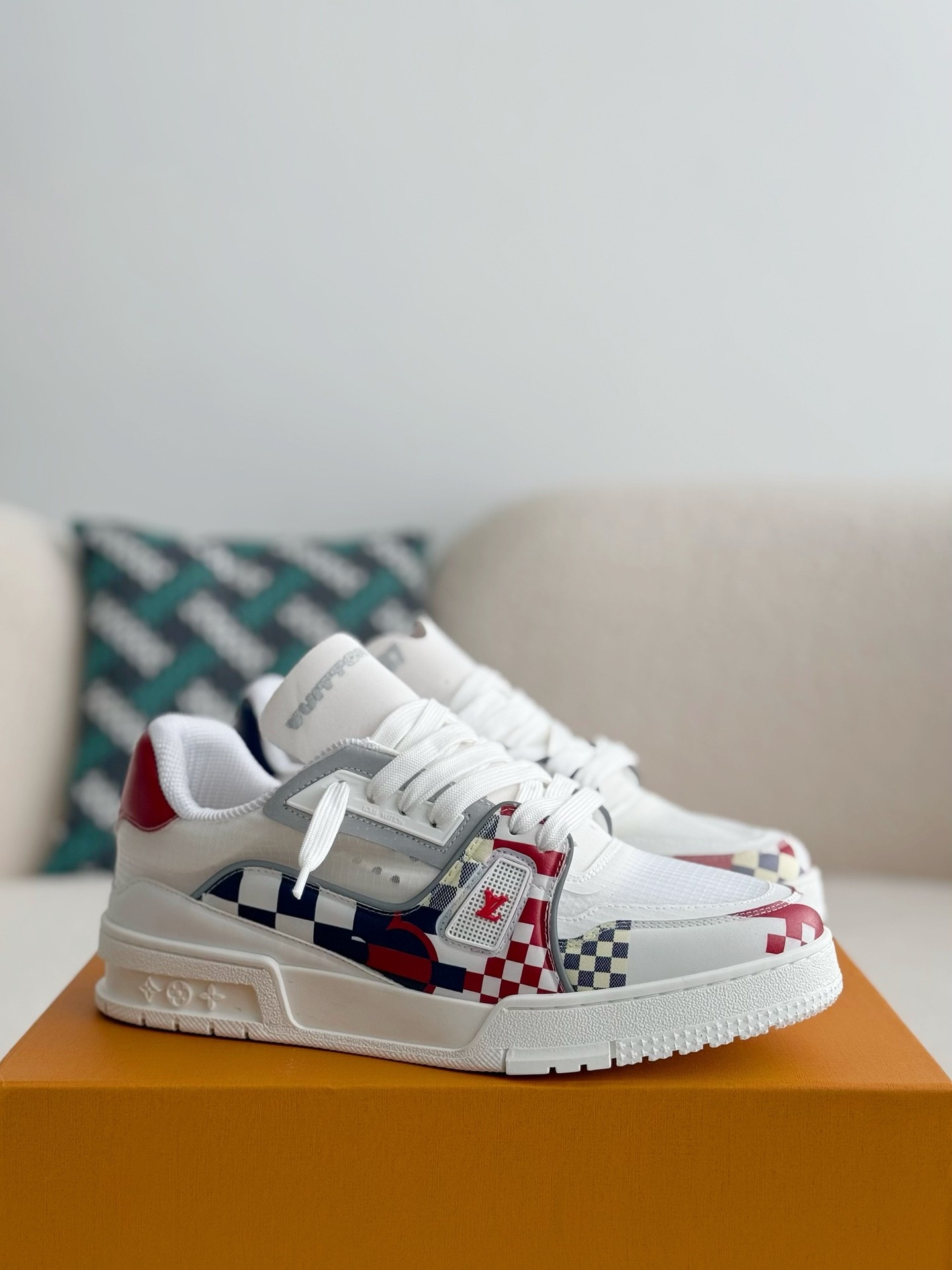 [#3807I LOUIS VUITTON TRAINER SNEAKERS 37th America's Cup Limited Edition