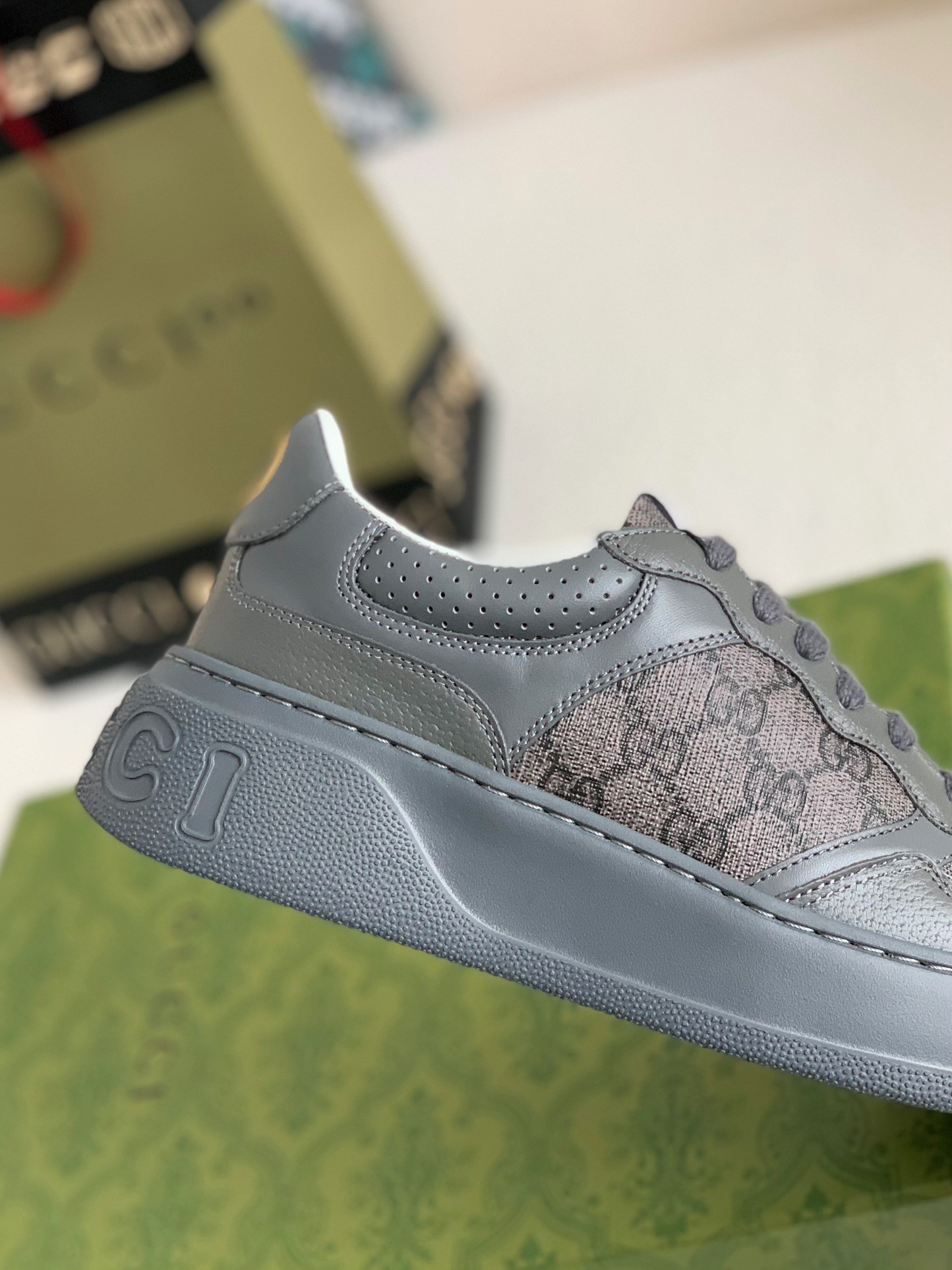 Gucci sneakers Cowhide