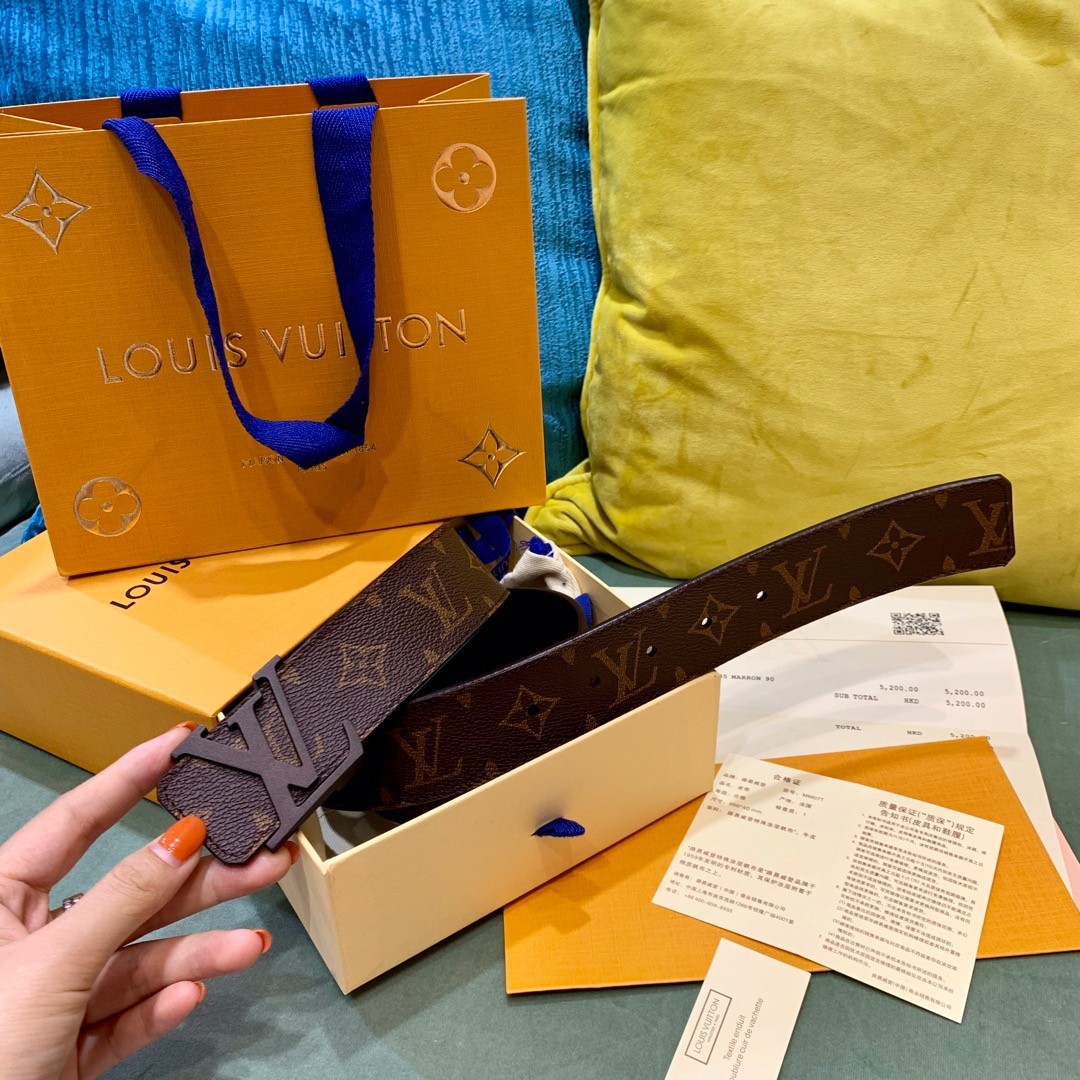 【#1317】 Louis Vuitton LV men's belt lNITIALES M9043T