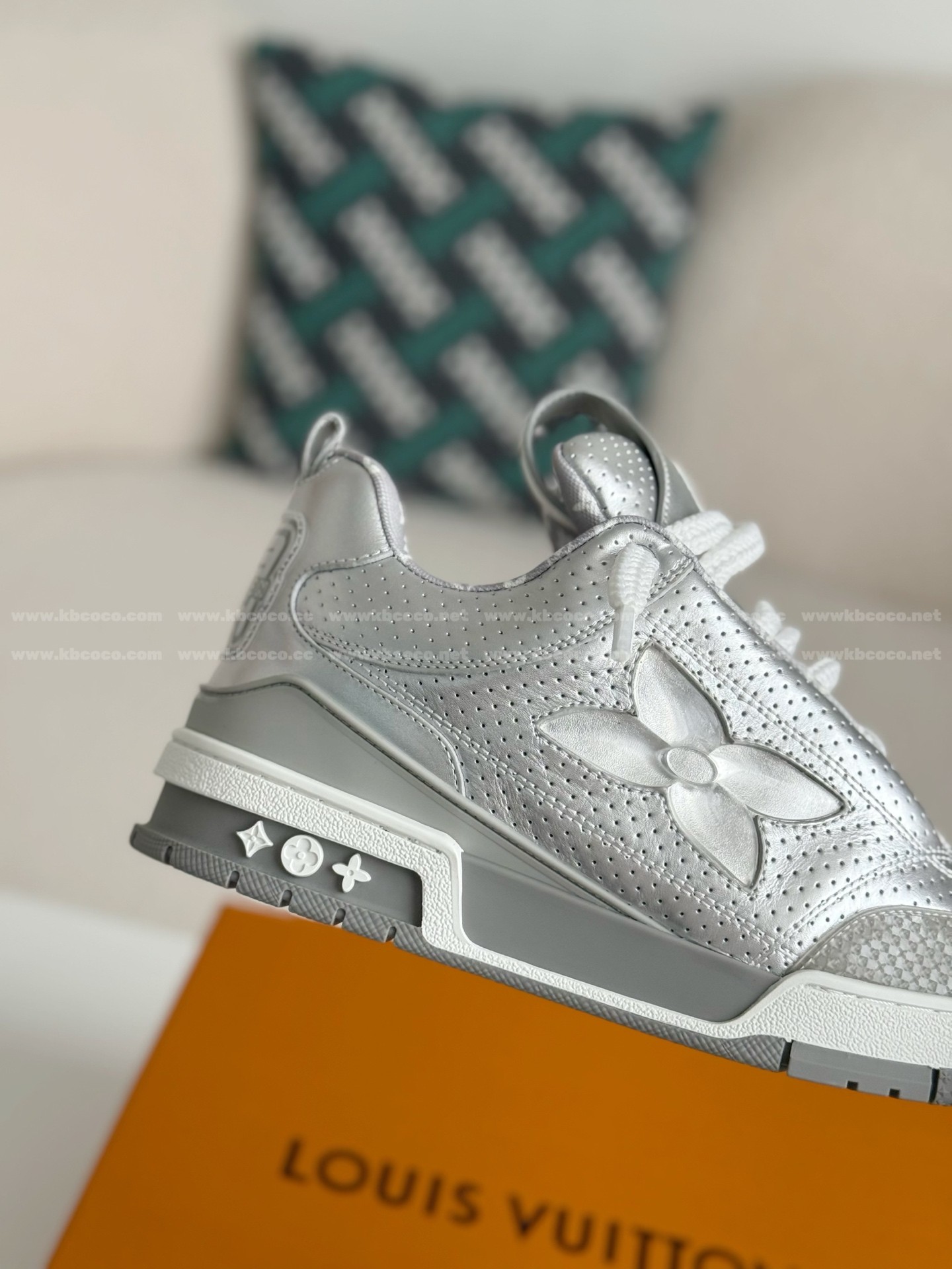 【#5645】 LOUIS VUITTON SKATE SNEAKERS