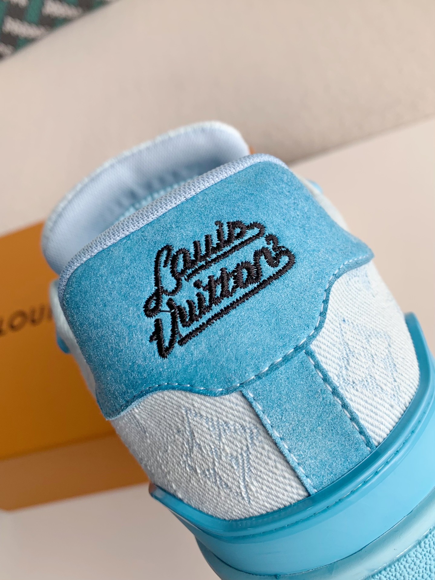 [#3238]LOUIS VUITTON TRAINER SNEAKERS