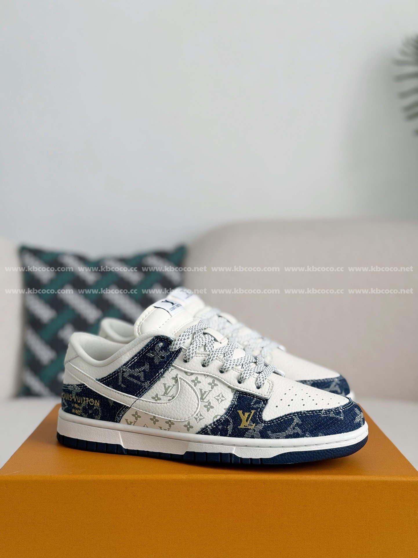 【#4326】 Louis Vuitton x Nike Dunk Cowboy low-top plank shoes