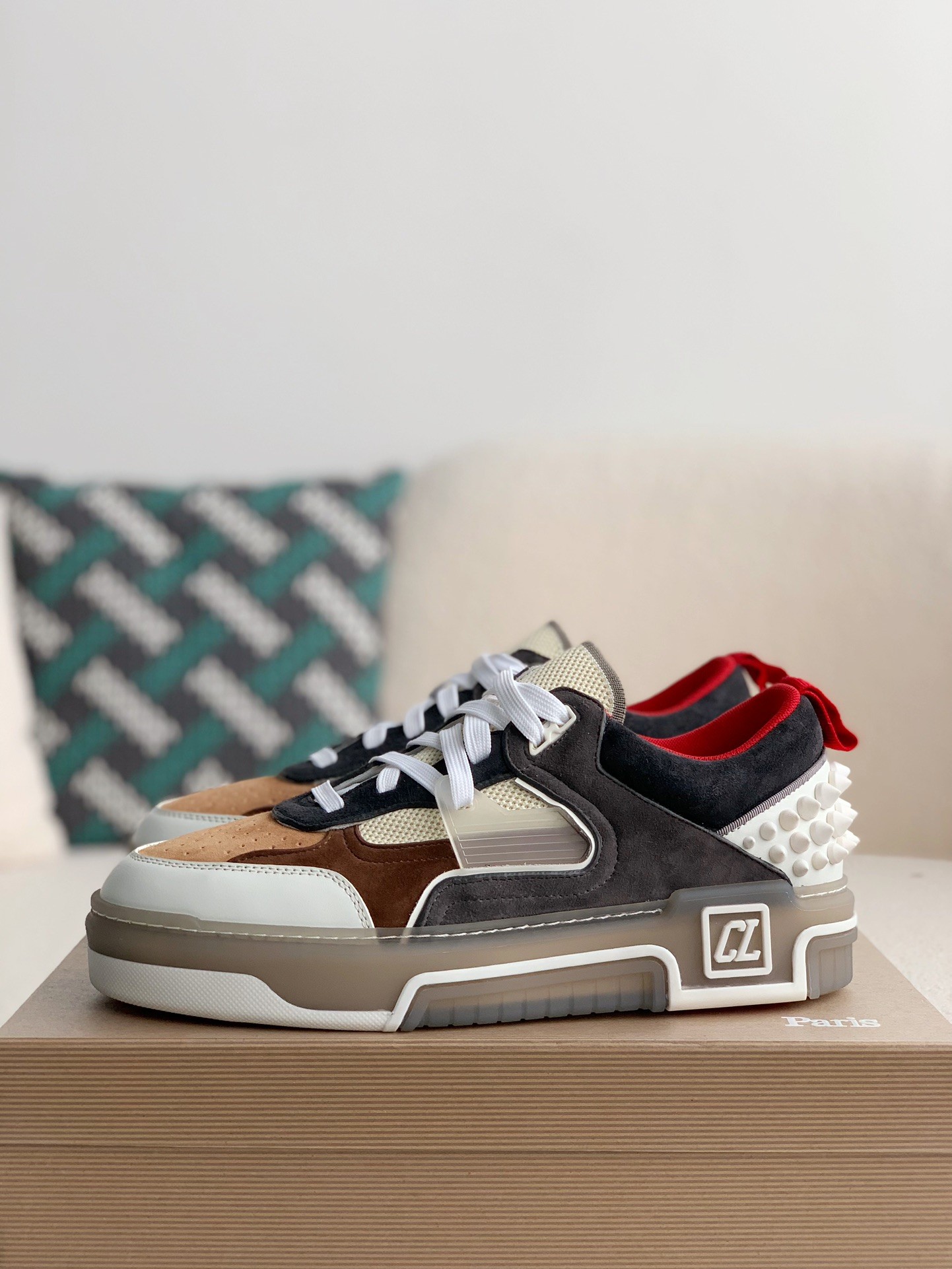 【#2077】Christian Louboutin Sneaker