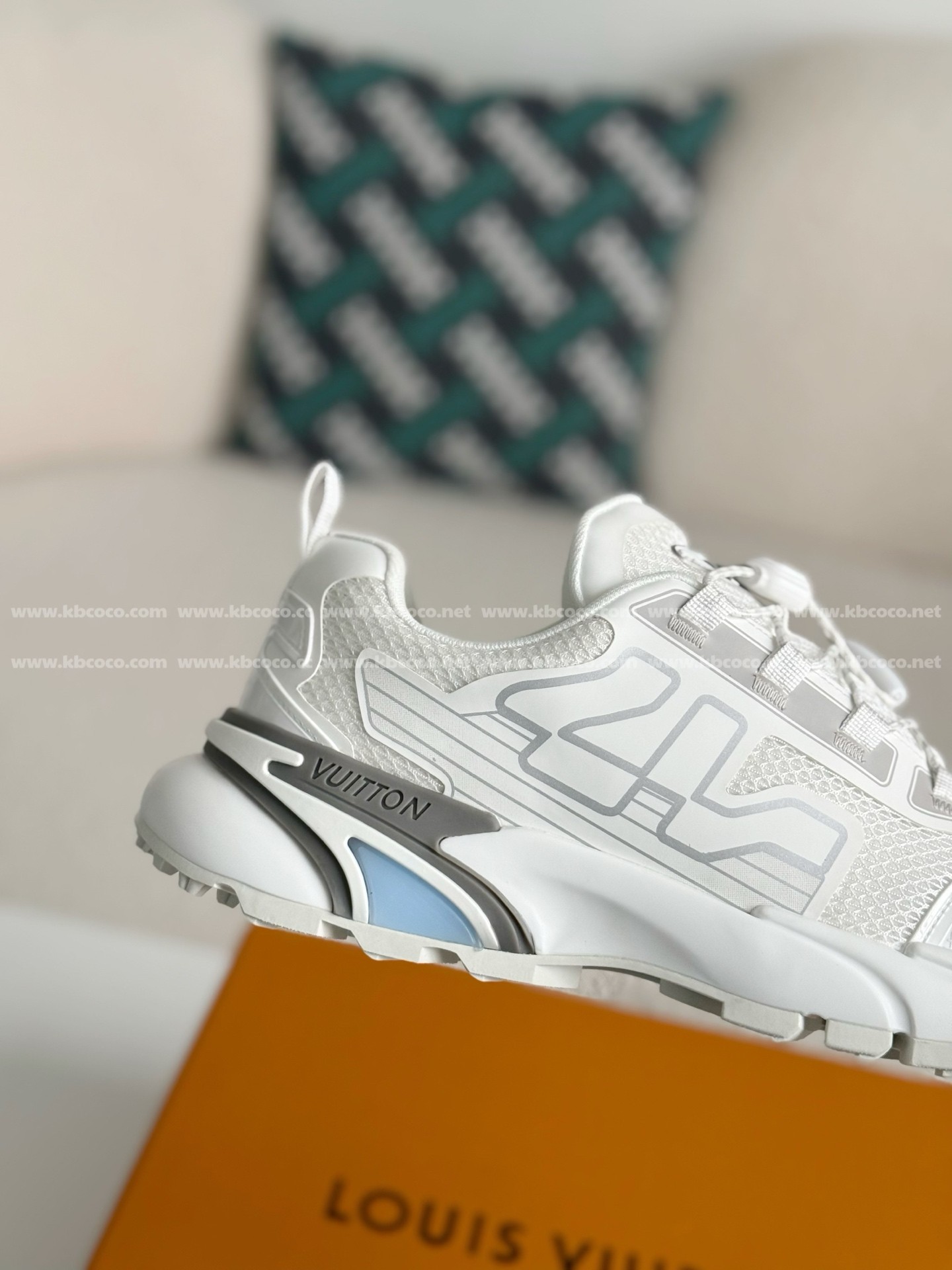 【#5226】 LOUIS VUITTON RUNNER TATIC CASUAL SHOES