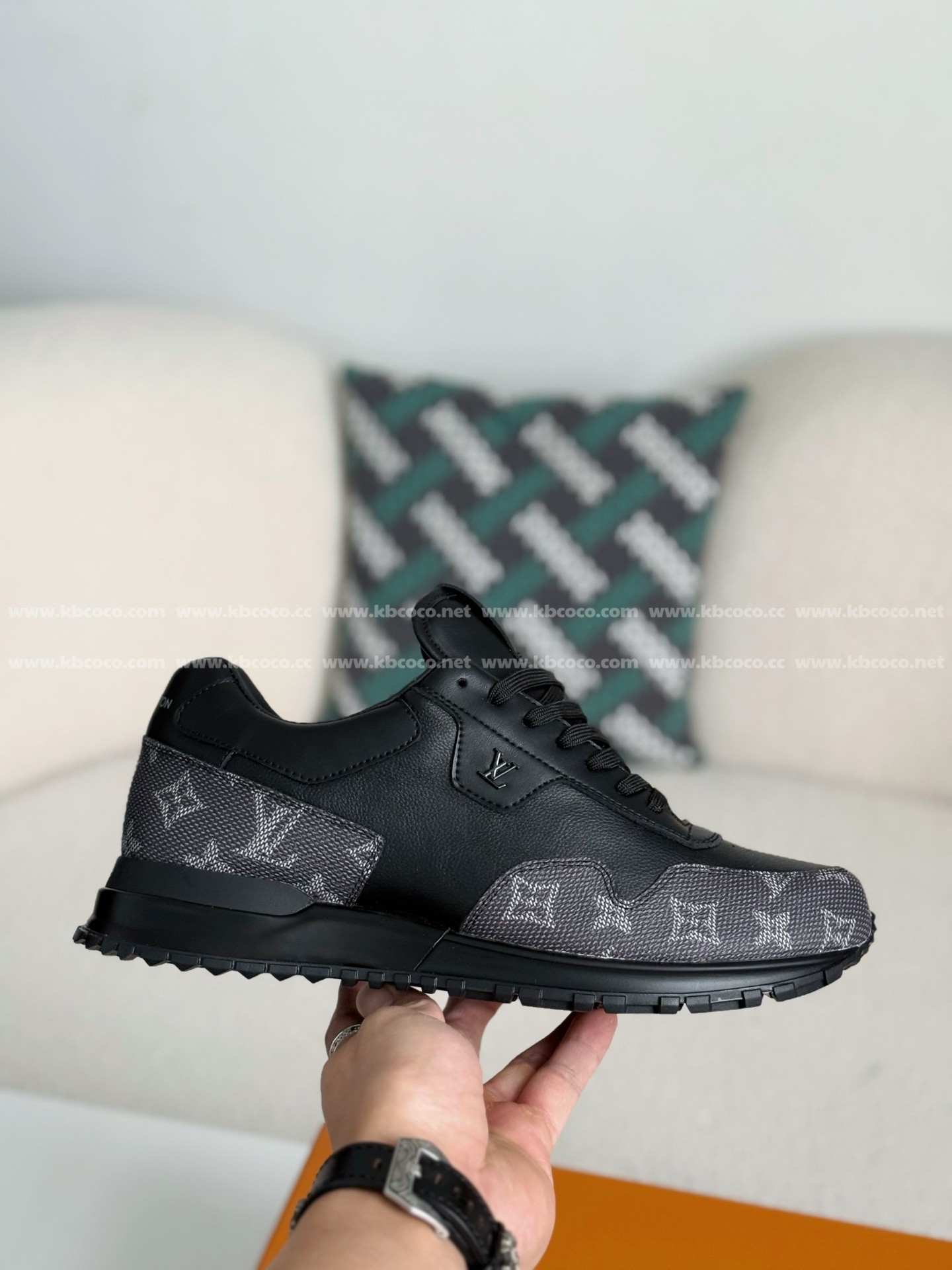 【#5478】 LOUIS VUITTON RUN AWAYCASUAL SHOES