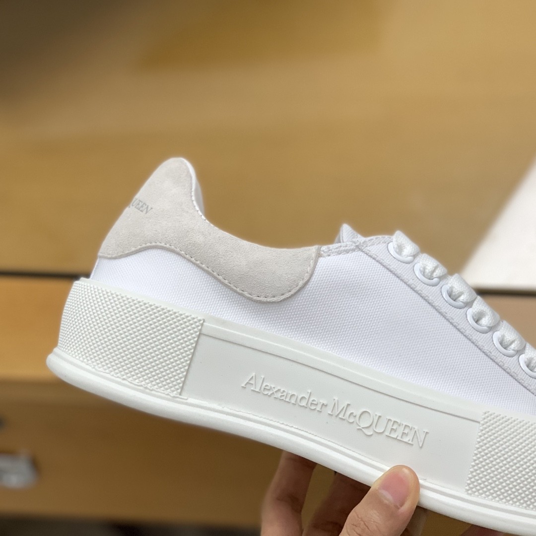 Alexander McQueen MQ White velvet tail Sneakers