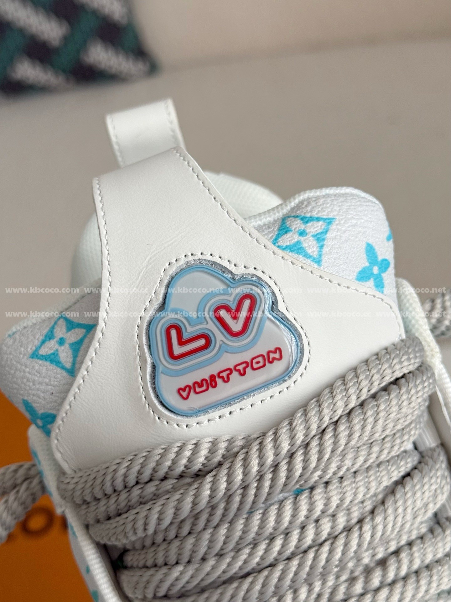 【#5284】LOUIS VUITTON RUNNER TATIC SNEAKERS