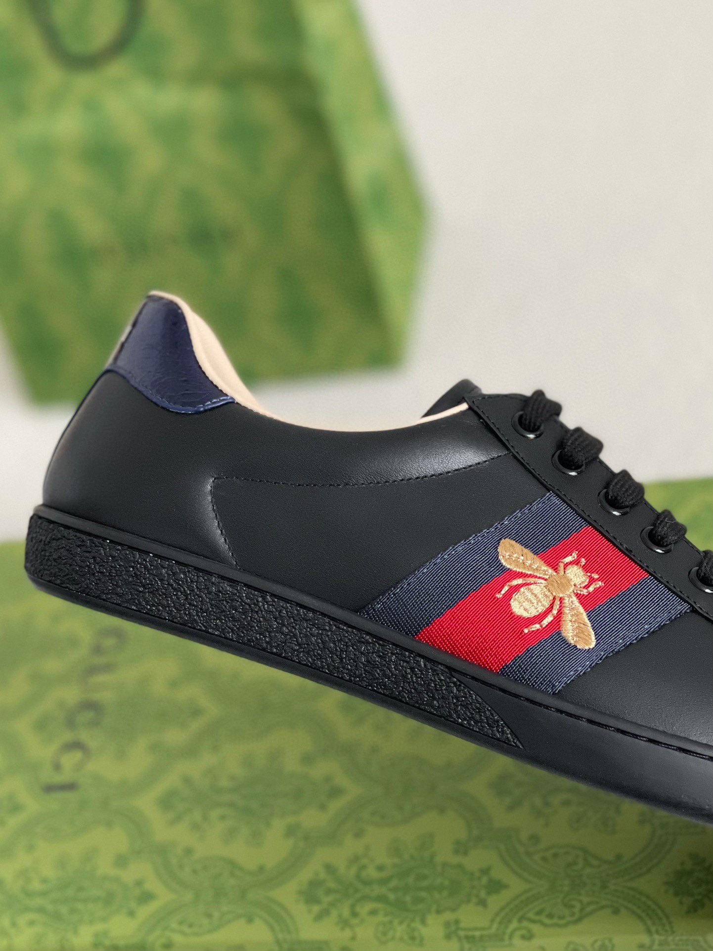 Gucci sneakers Support chip phone sensing