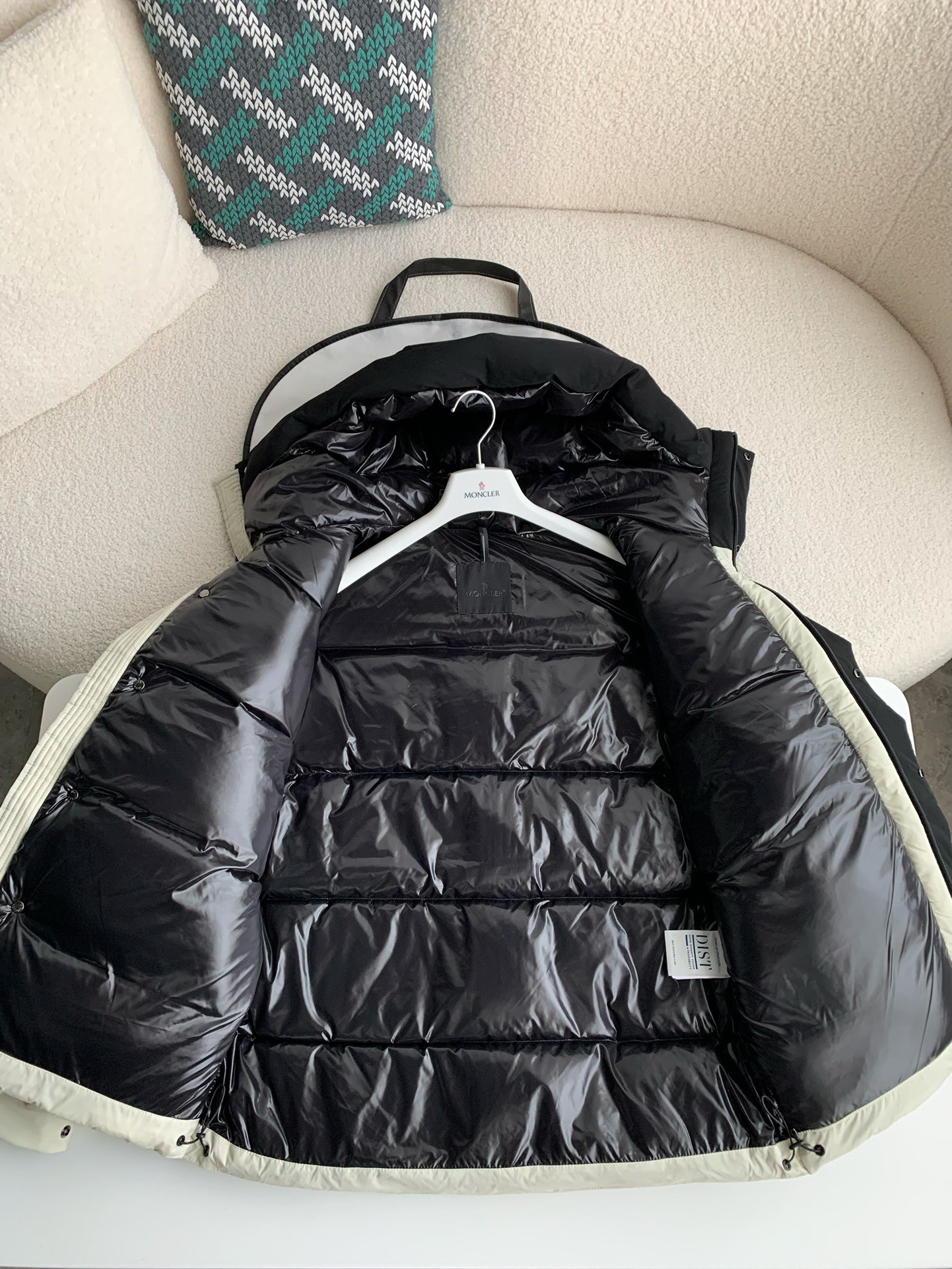 【#2343】Moncler Montbeliard down jacket