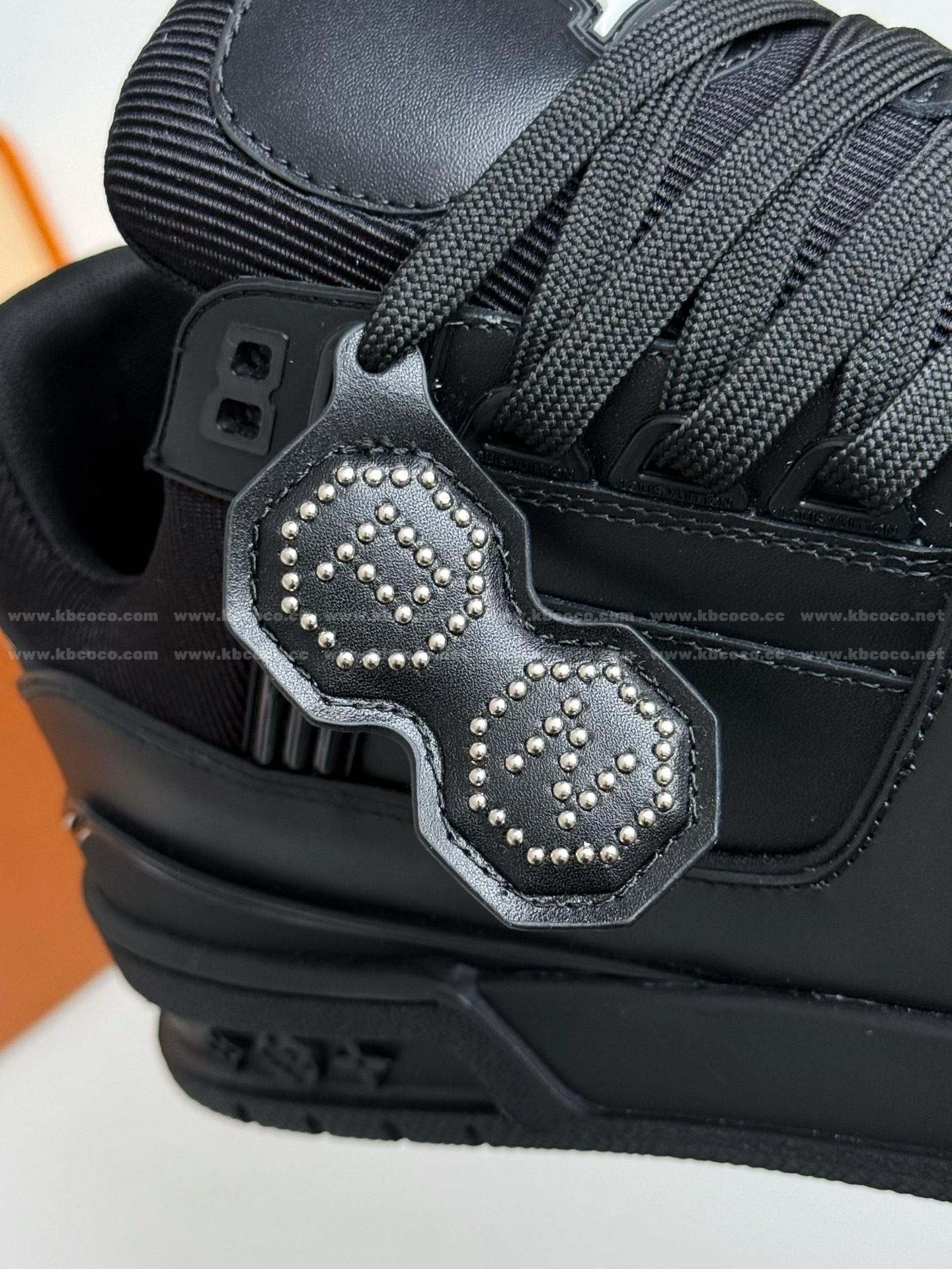 【#5860】 LOUIS VUITTON x NIGO TRAINER FW25 SNEAKERS