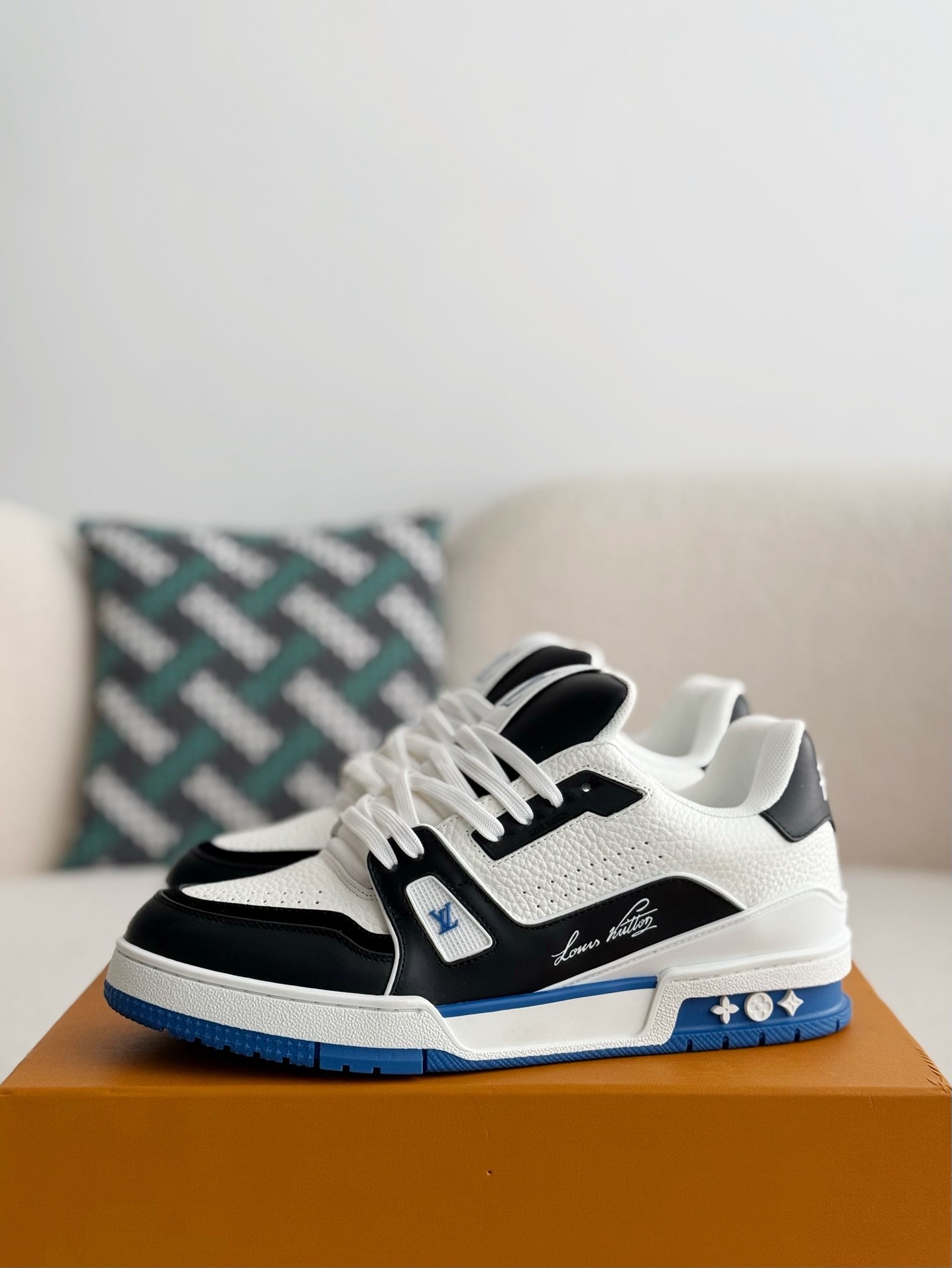 [#3720] LOUIS VUITTON TRAINER SNEAKERS
