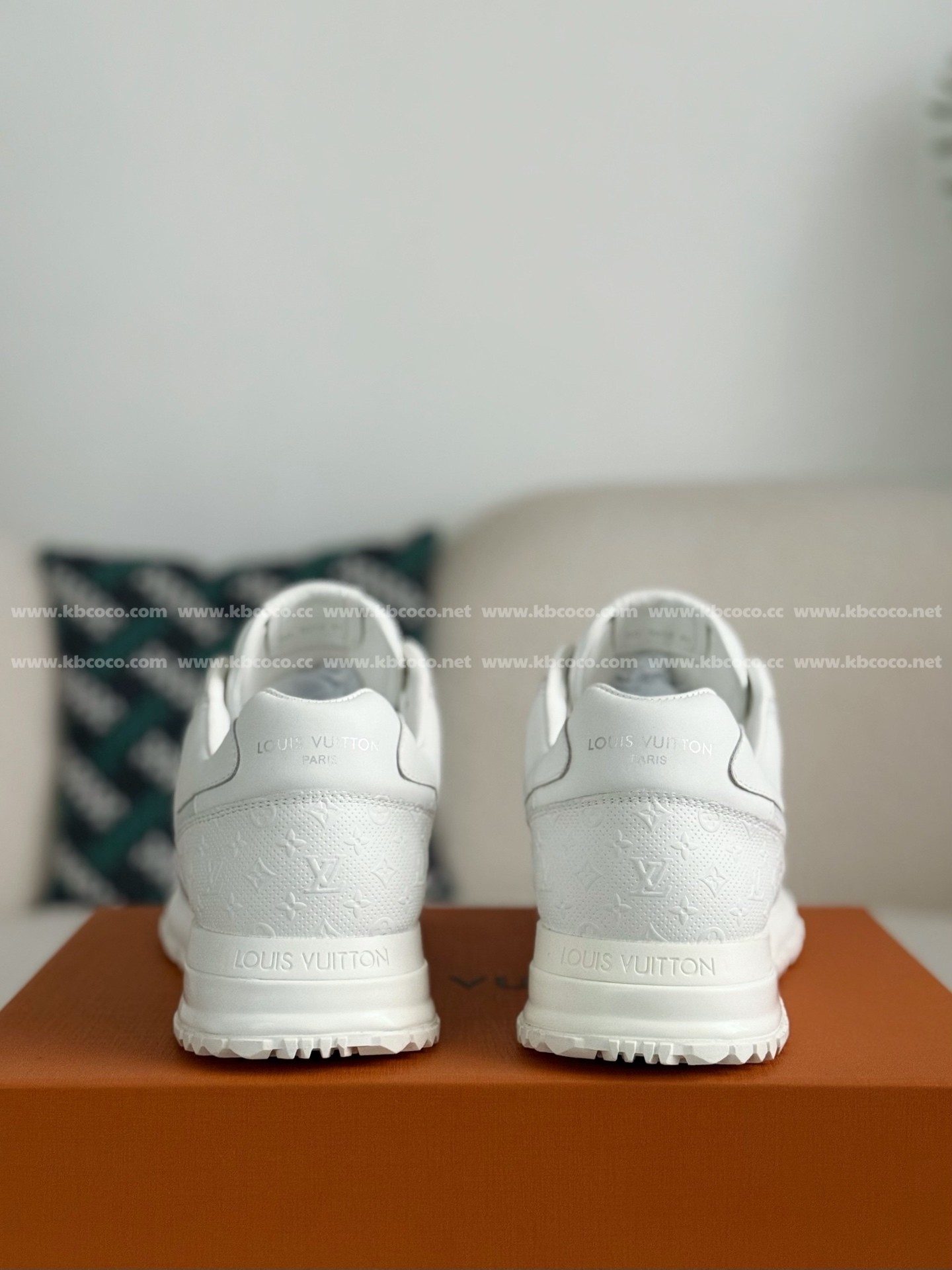 【#5392】 LOUIS VUITTON RUN AWAYCASUAL SHOES