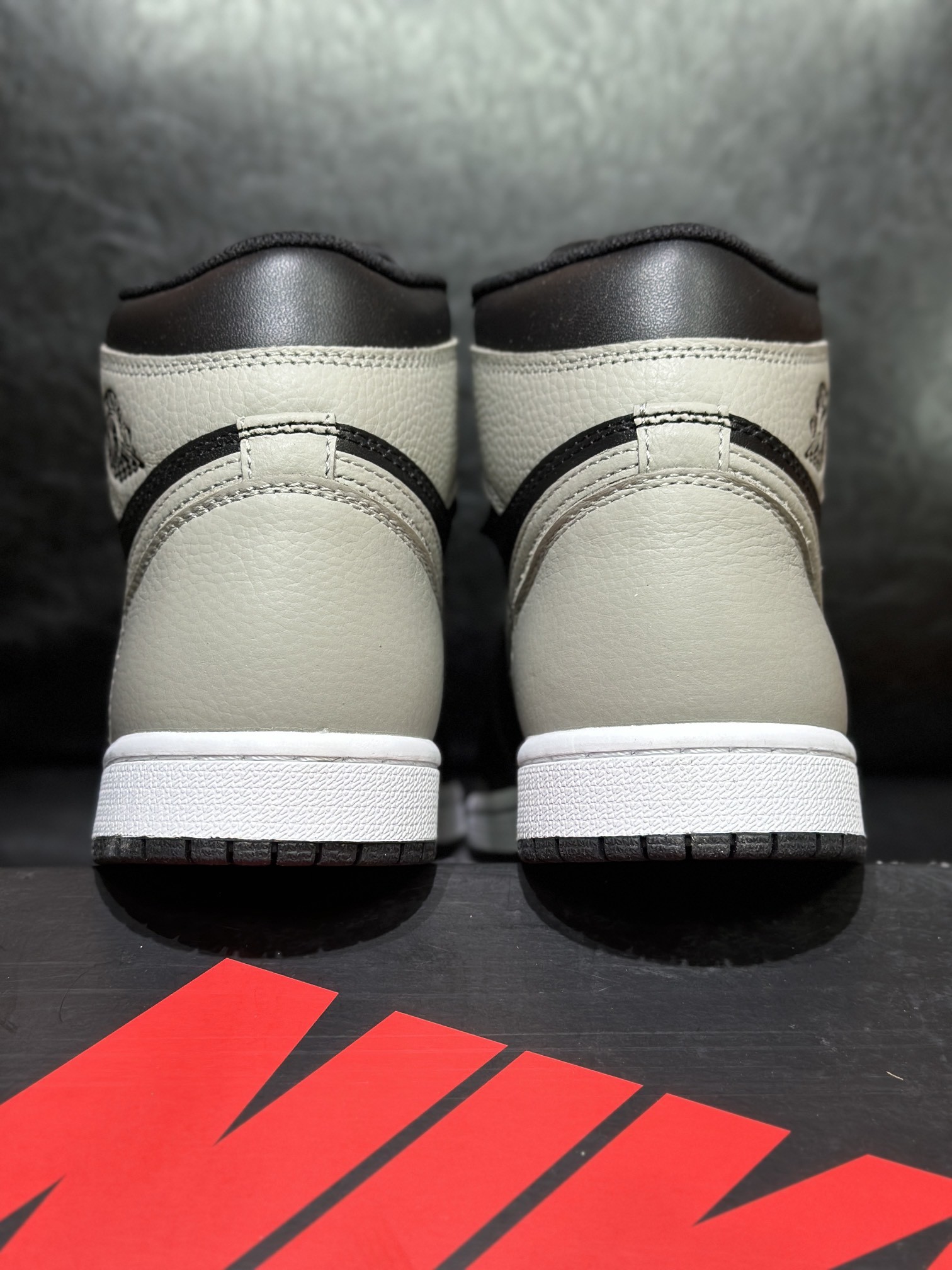 Air Jordan 1 Retro High OG Shadow Black Grey