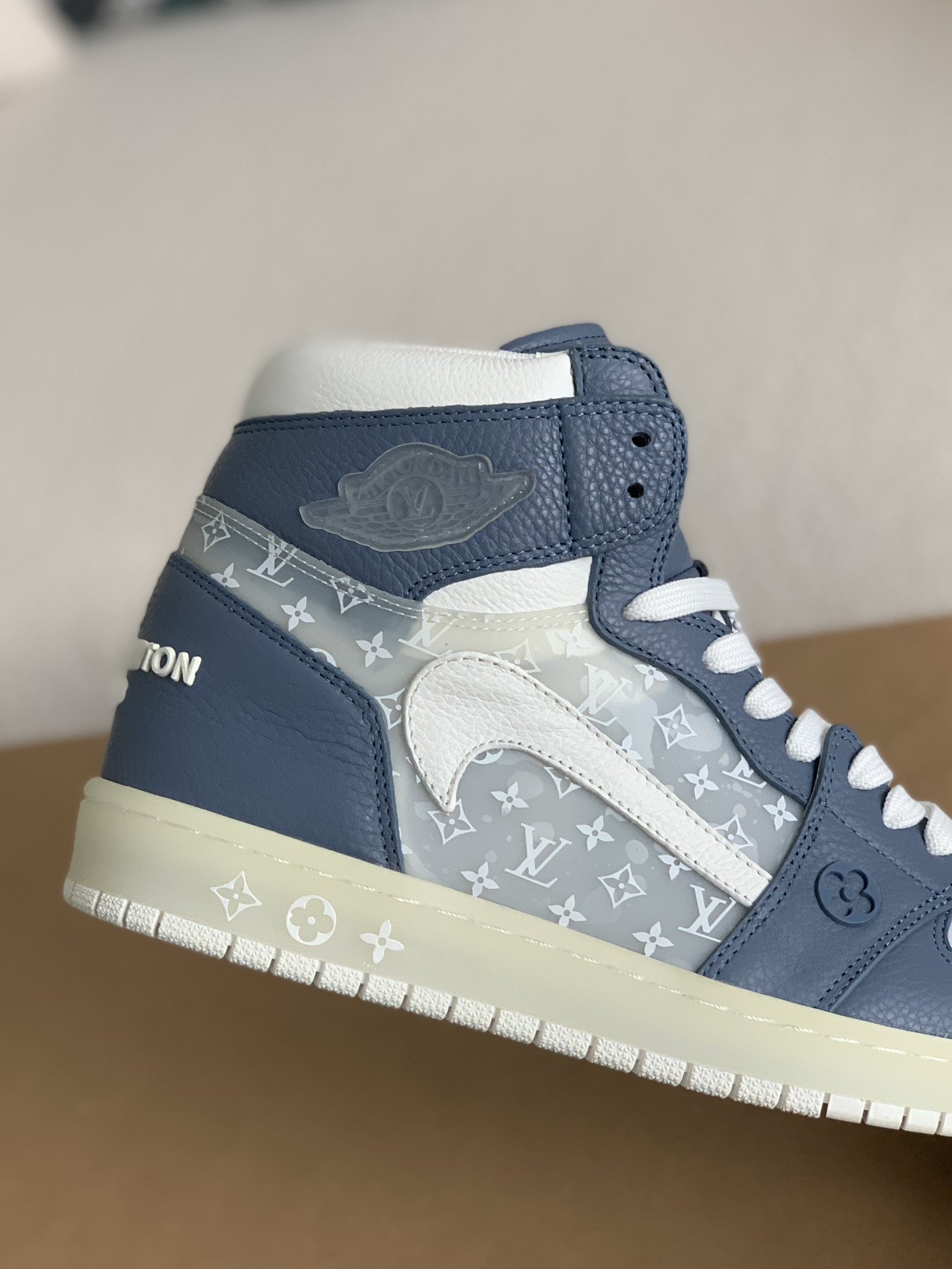 Louis Vuitton x Nike Air Jorda 1 High AJ1 Sneakers