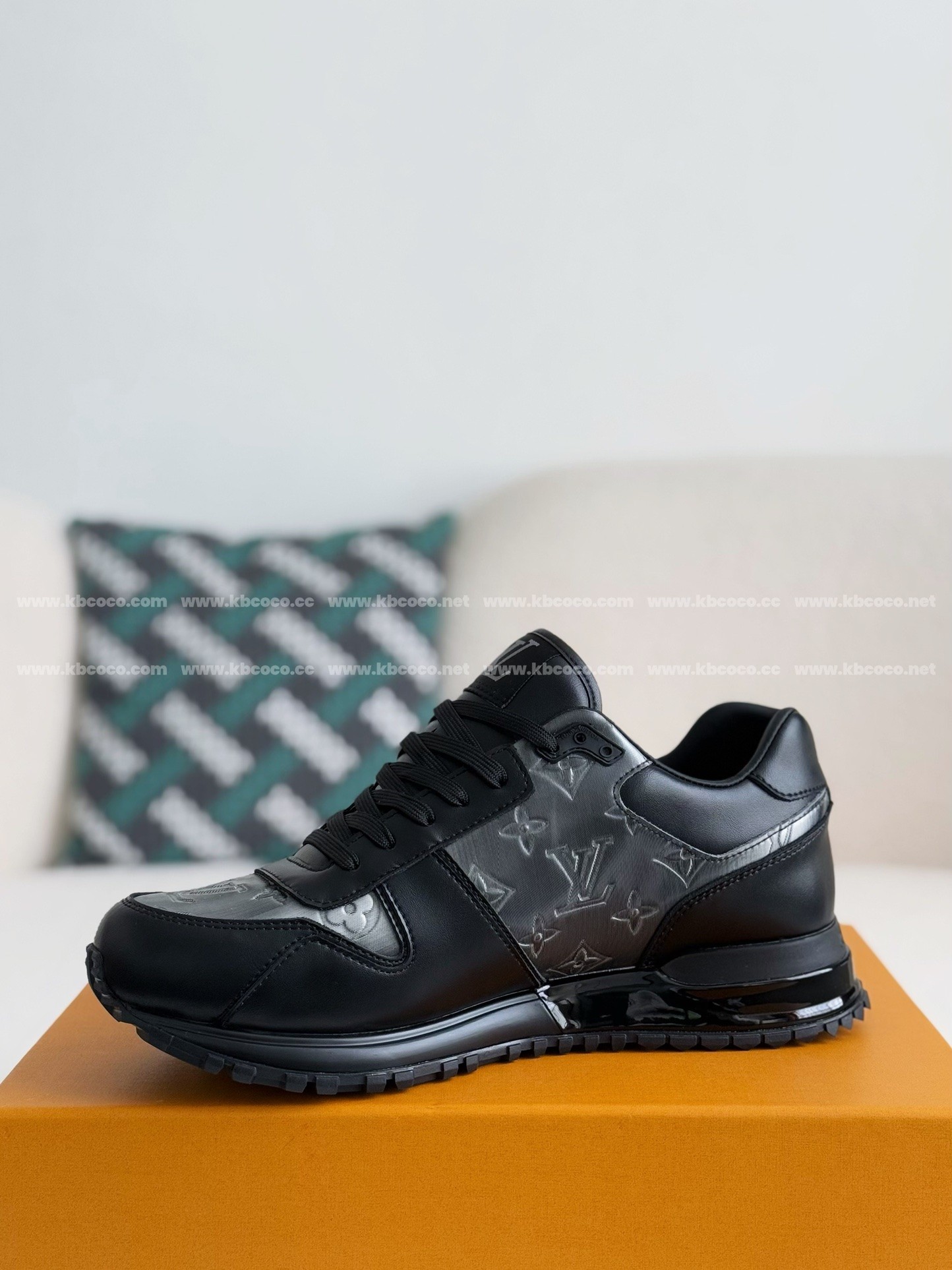 【#3978】 LOUIS VUITTON RUN AWAYCasual Shoes