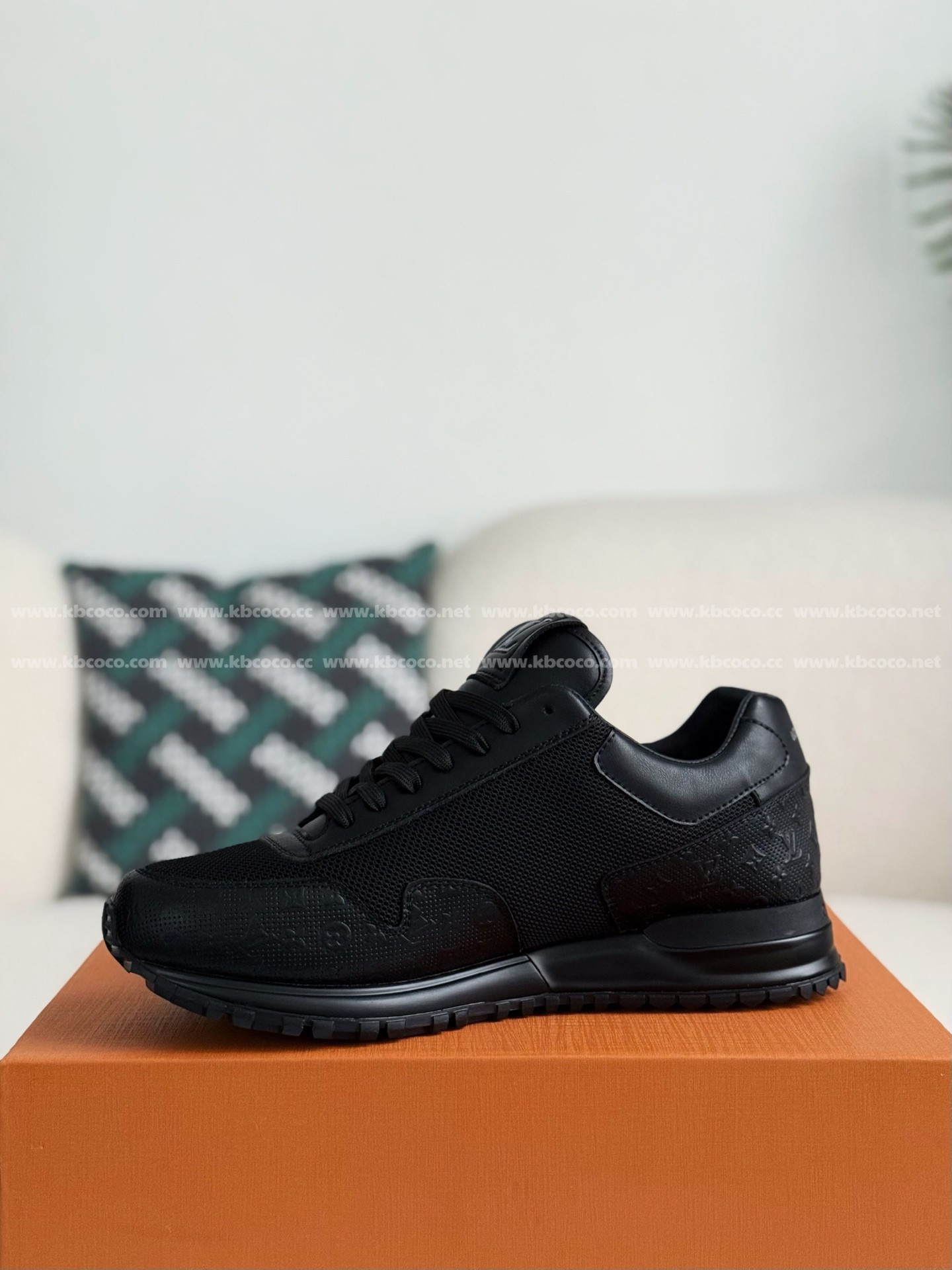 【#5391】 LOUIS VUITTON RUN AWAYCASUAL SHOES