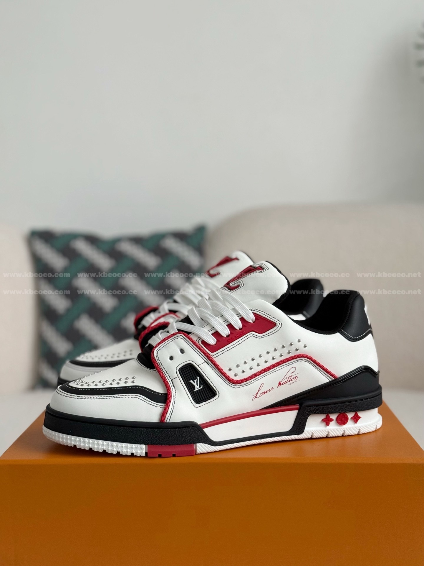 【#5679】 LOUIS VUITTON TRAINER SNEAKERS